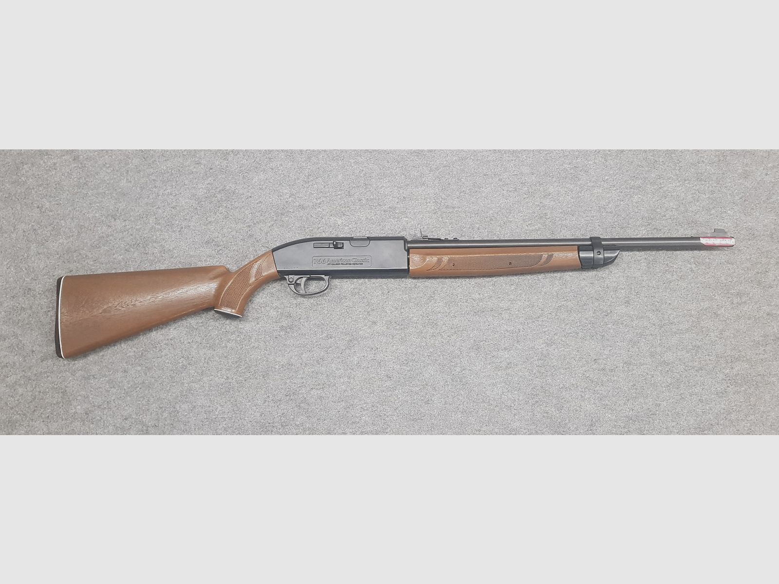 Unterhebel Vorkomprimier Luftgewehr Crosman Airguns Modell 766 American Classic sehr selten im neuwertigen Zustand, kaum benutzt. Pressluft