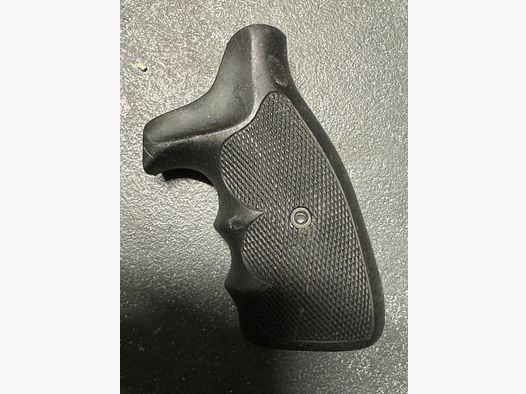 Uncle Mike's grip panels S&W Square Butt K/L frame
