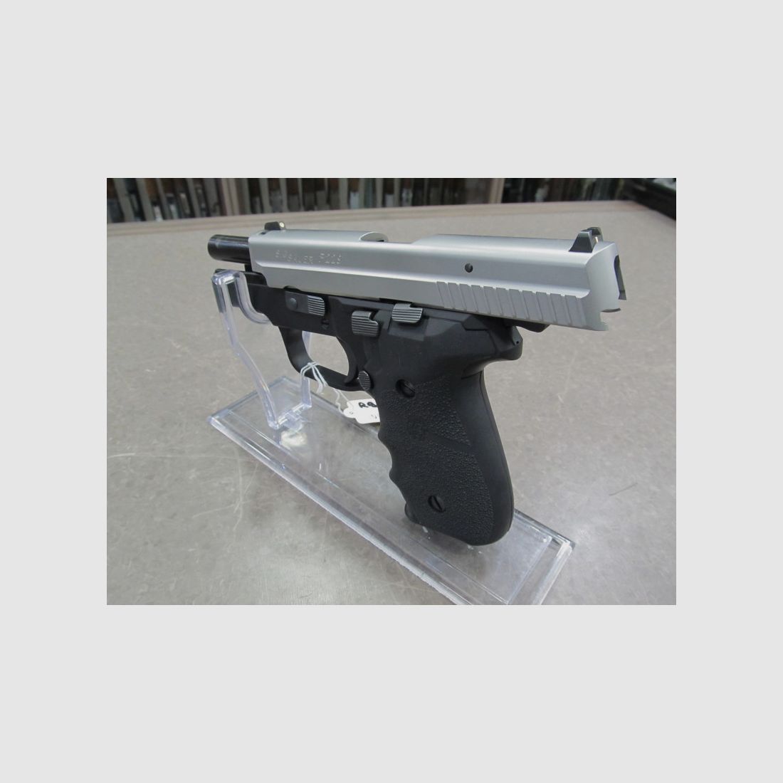 SIGSAUER P229 CAL40SW used, image 3 of 5