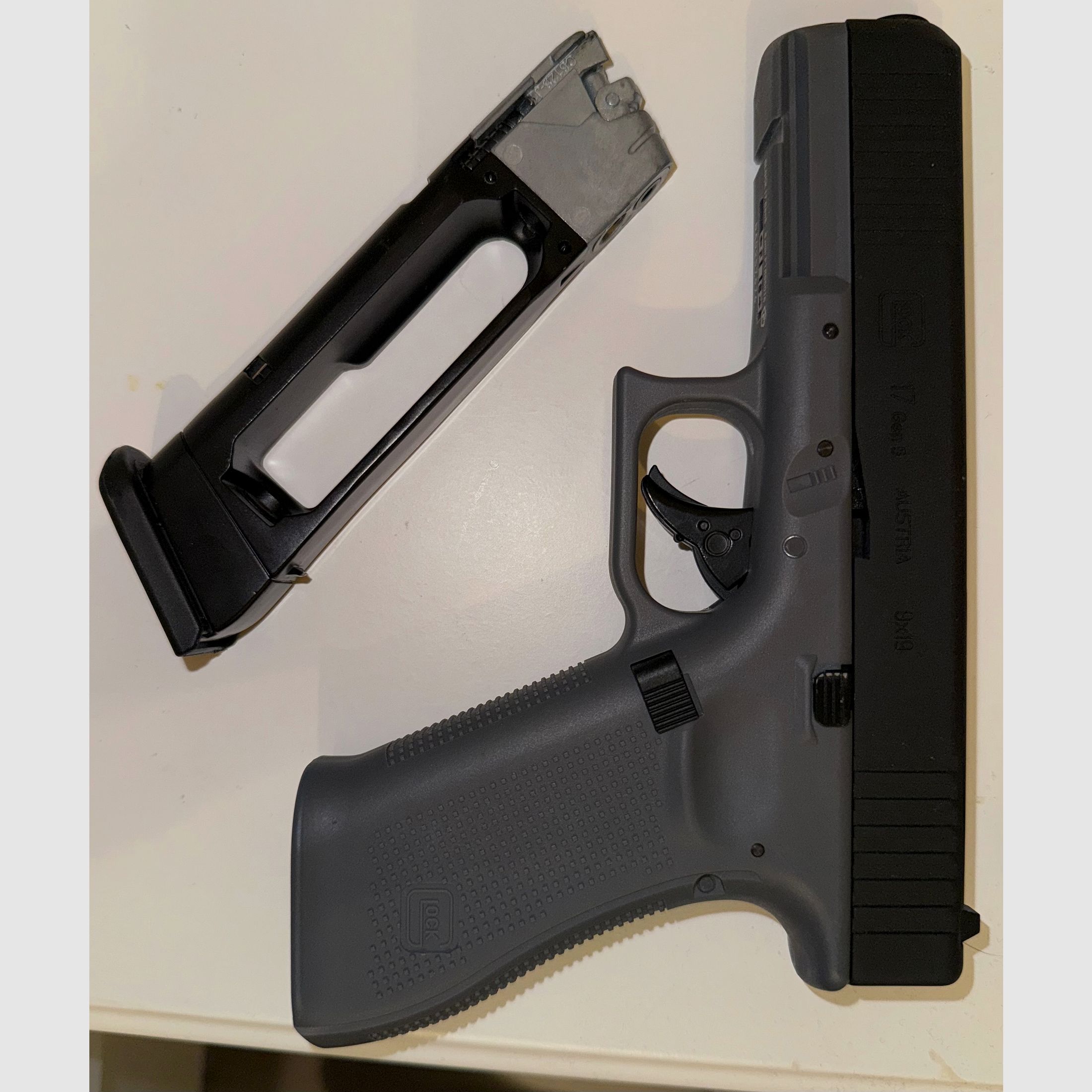 GLOCK 17 Gen5 6 mm, CO₂, < 2,0 J, Tungsten Grey