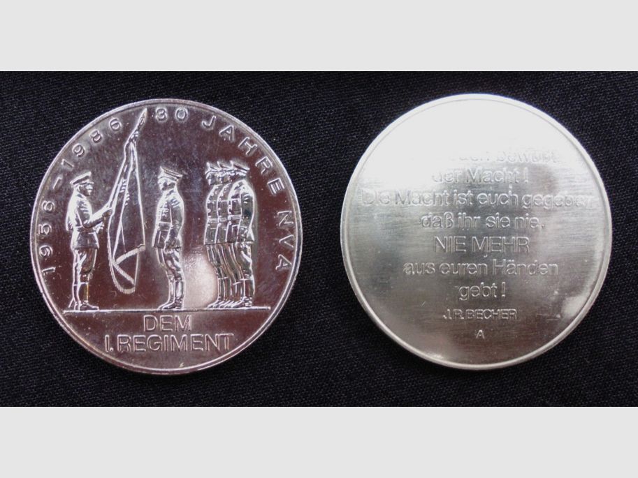 Original NVA Ehrendolch para oficiales con accesorios