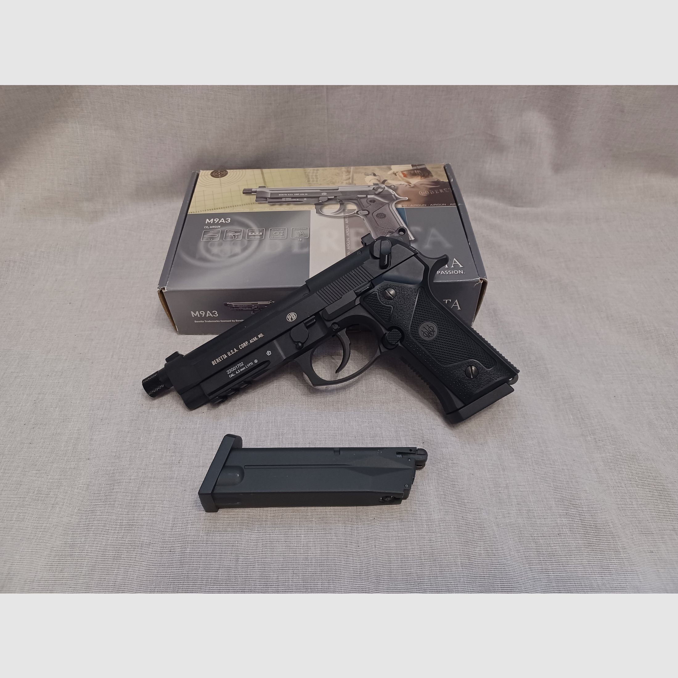 Beretta M9A3 FM black / 4,5 mm BB / BlowBack / CO2 / Pistole / OVP (51)