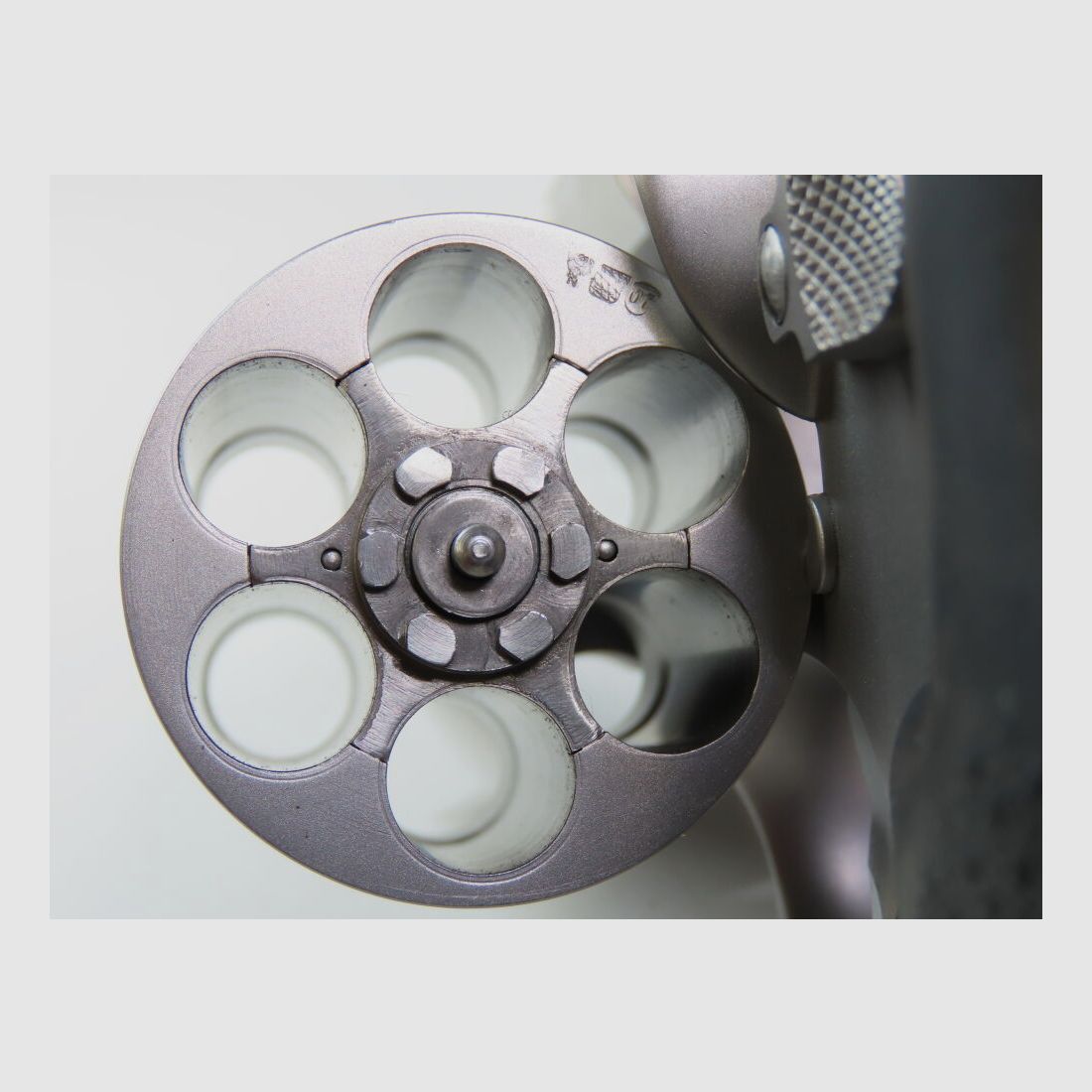 Smith & Wesson 629 - 2 met 2. loop in 4 inch