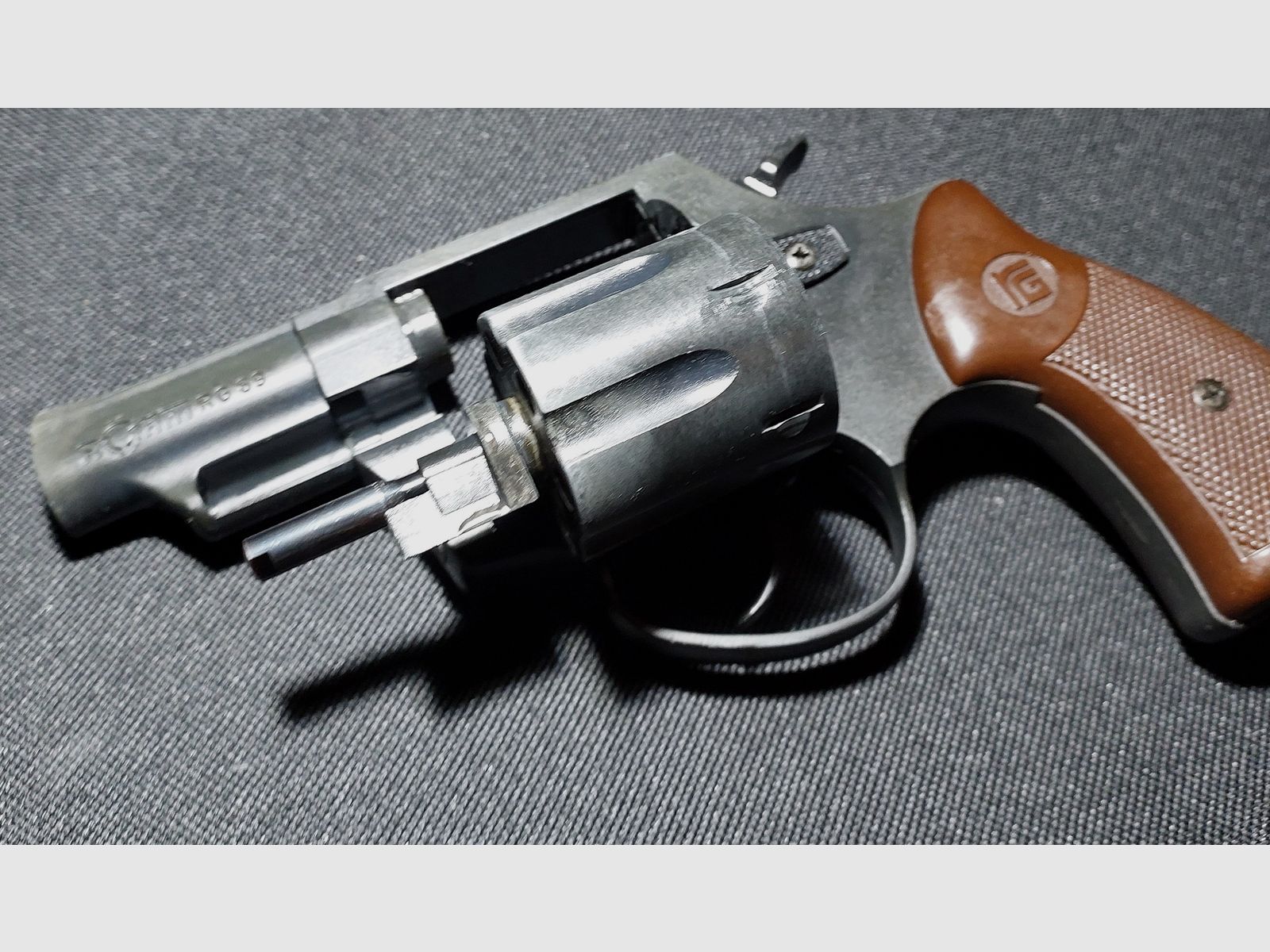 Röhm RG79 Schreckschuss Revolver brüniert (PTB 5-71) Rg 79 mit integriertem 15mm Lauf