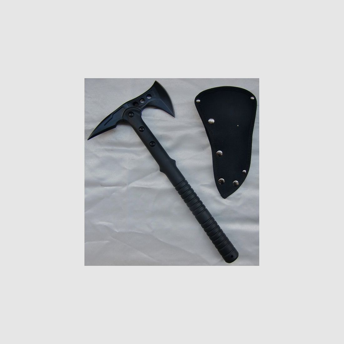 Taktisches Beil/Tomahawk „Black Ice Apache I“ incl. schwarzer Cordurascheide