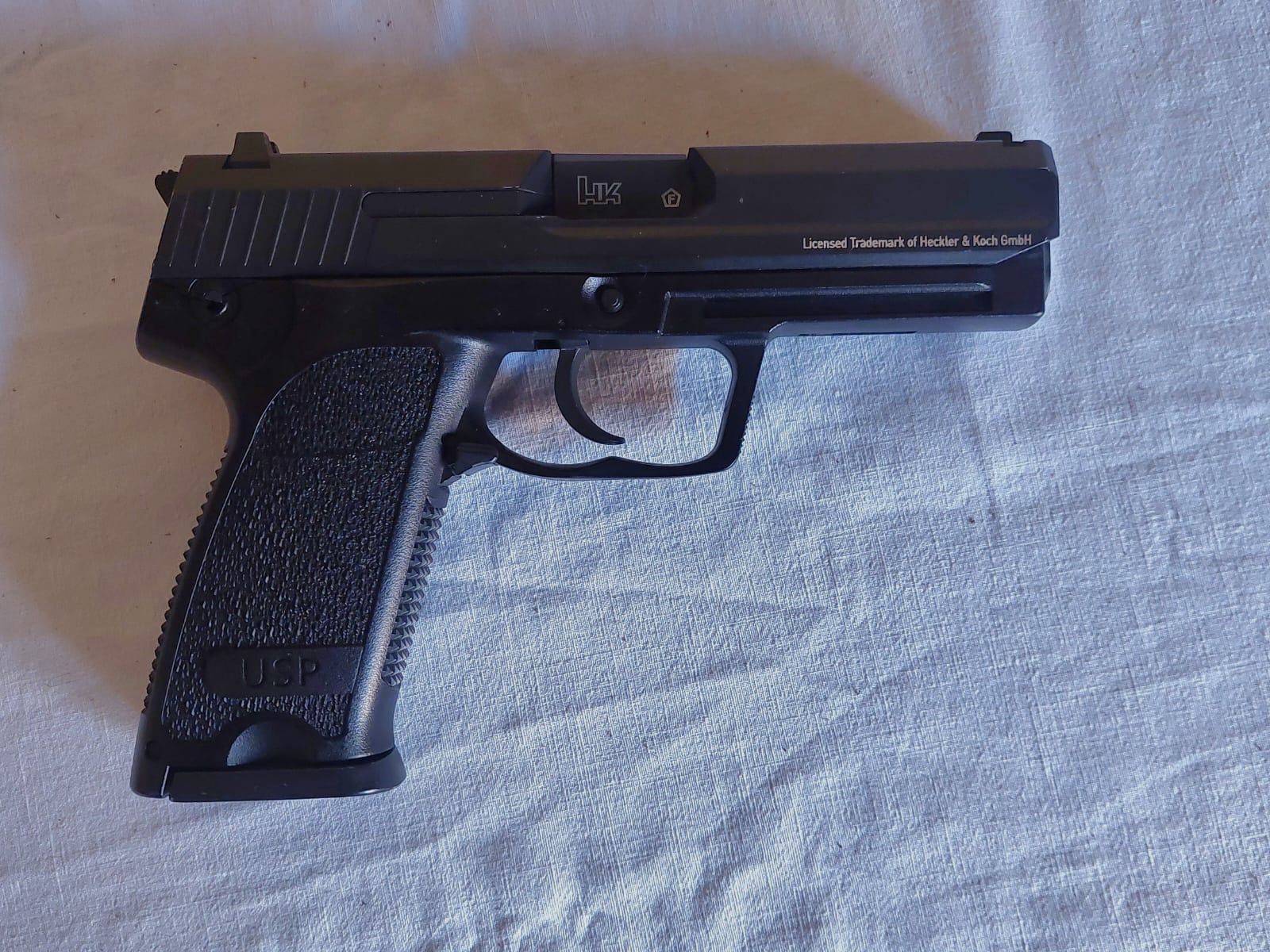 HK USP 6mm CO2 GBB con accesorios