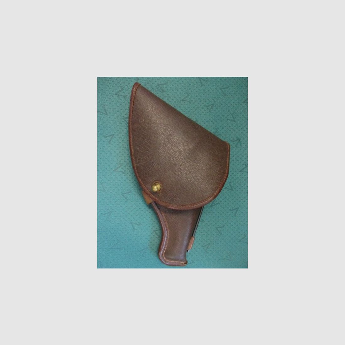 Revolver Nagant Baujahr 1944, Lauf spiegelblank, mit Holster und Fangriemen