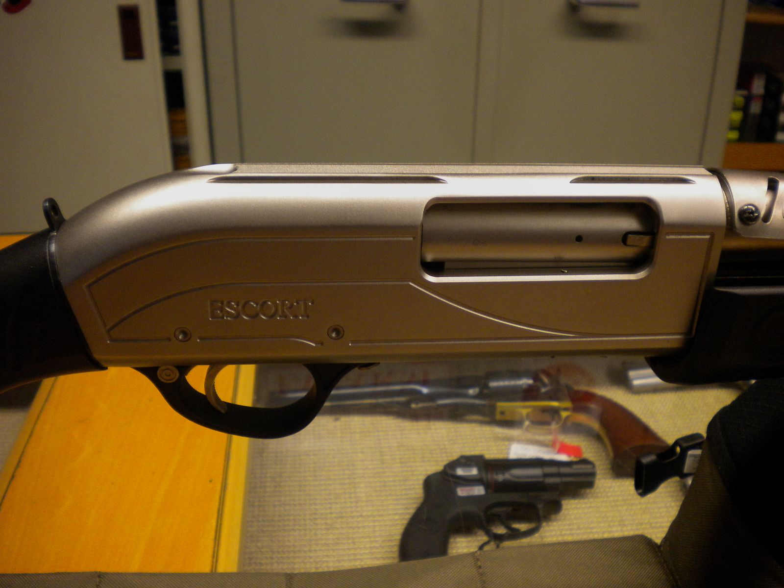 PUMP GUN HATSAN ESCORT DEFENDER MARINE 14″ cal. 12/76, image 2 of 5