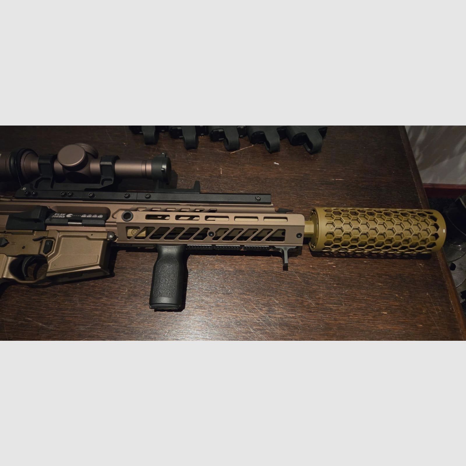 APFG Spear LT mit SURG Upper und Zubehör