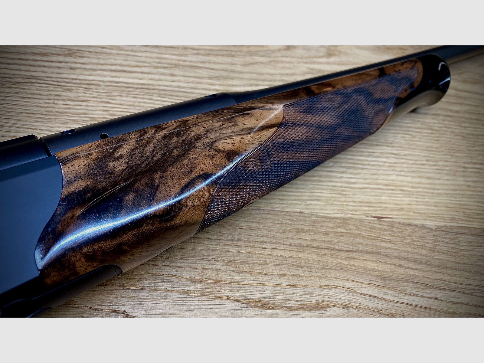 Blaser R8 Success / Holzklasse 9 / Kaliber u. Lauflänge nach Wahl / absolute TRAUMWAFFE