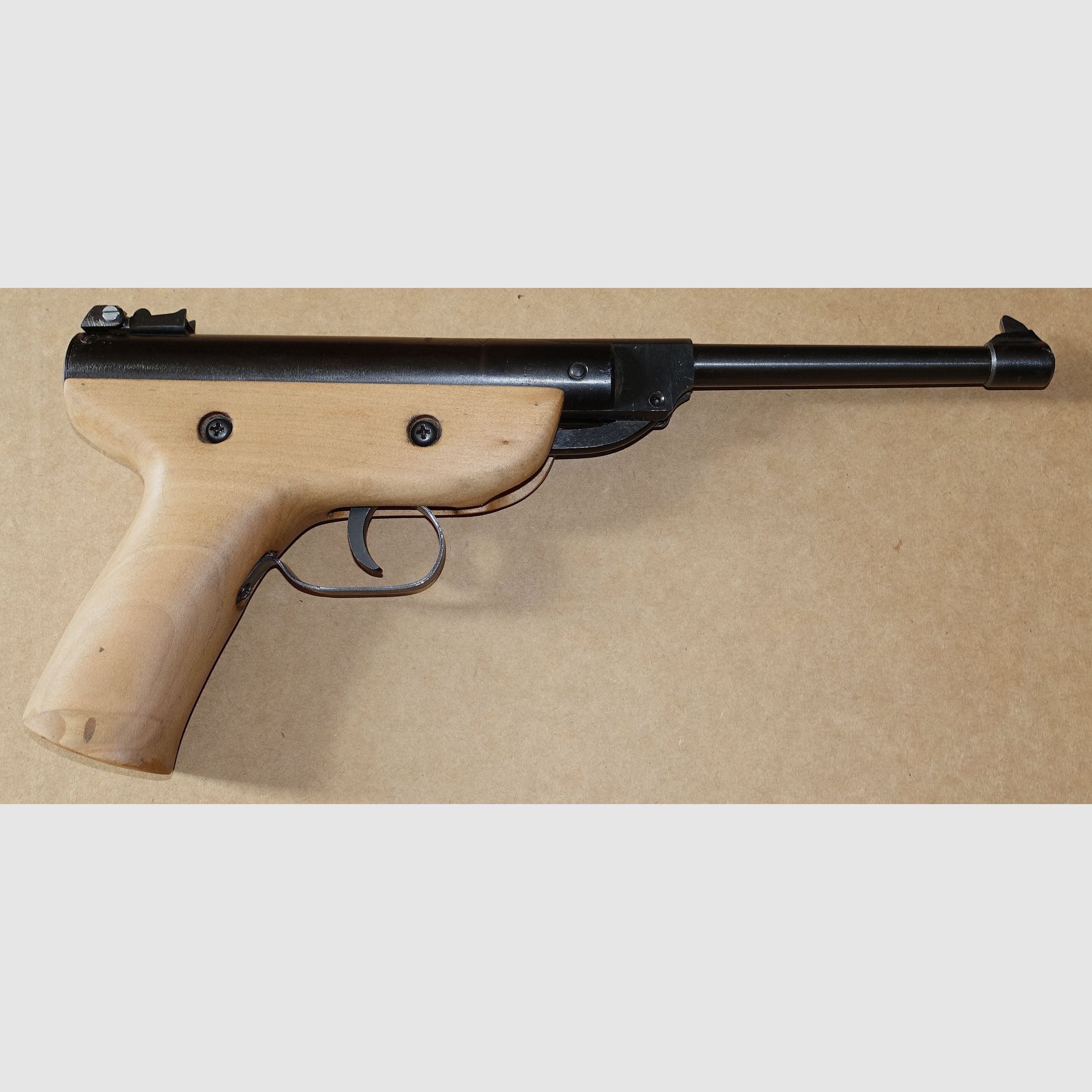 Luftpistolen Sammlung / 12 Stück / Walther LP53, Diana, Lov, Baikal, Record usw. 
