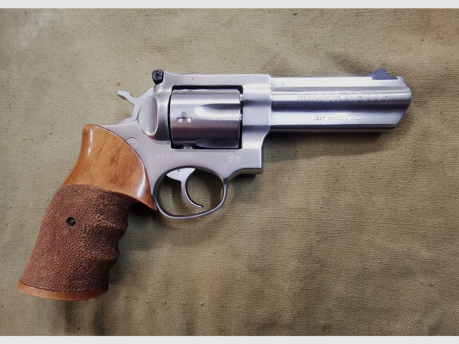 RUGER GP100  .357Mag   4Zoll schwerer Revolver