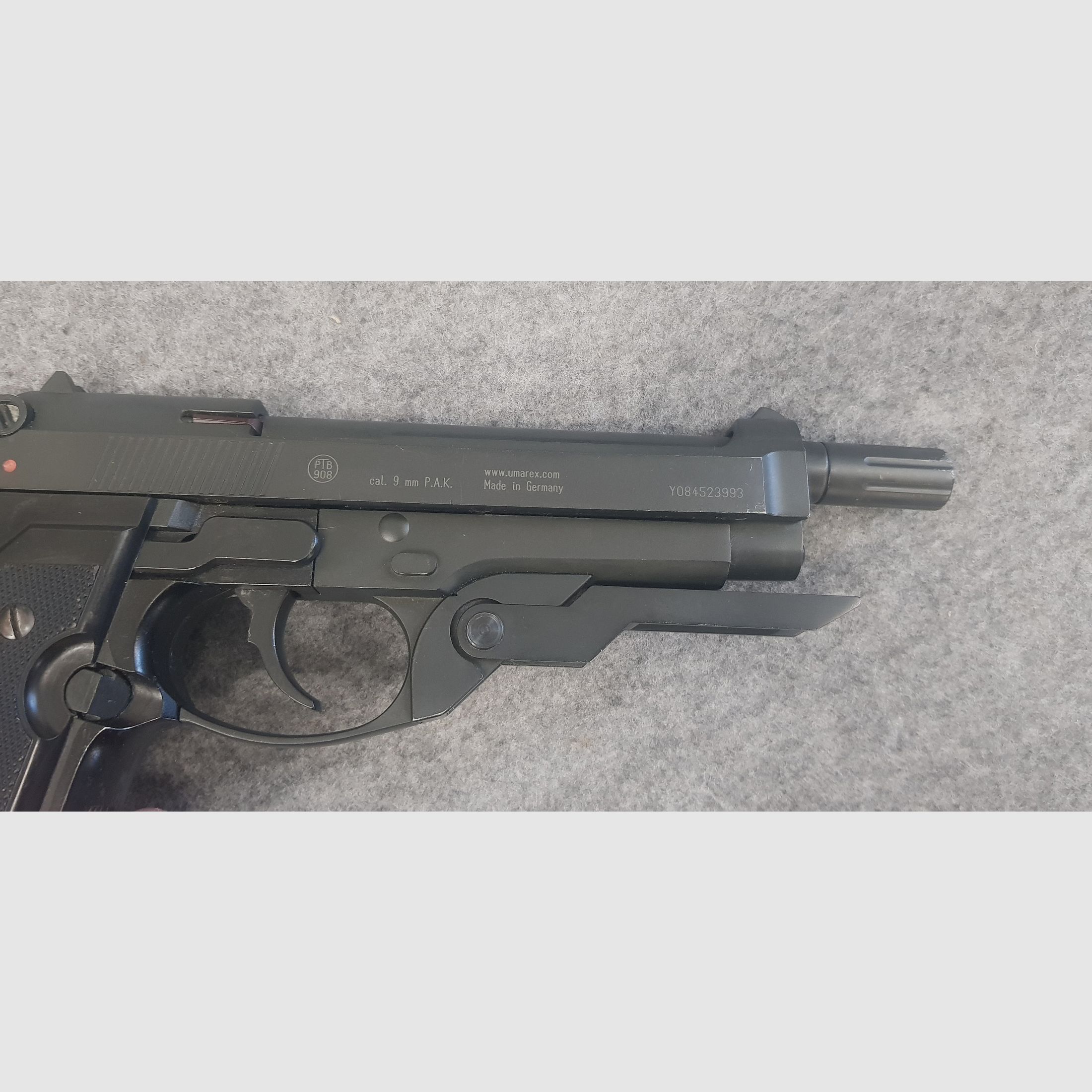 Sehr seltene SRS Schreckschuss Pistole  Reck Miami Mod. 93F 9mm PAK PTB 908 mit Frontgriff und langes Magazin 93 92 F