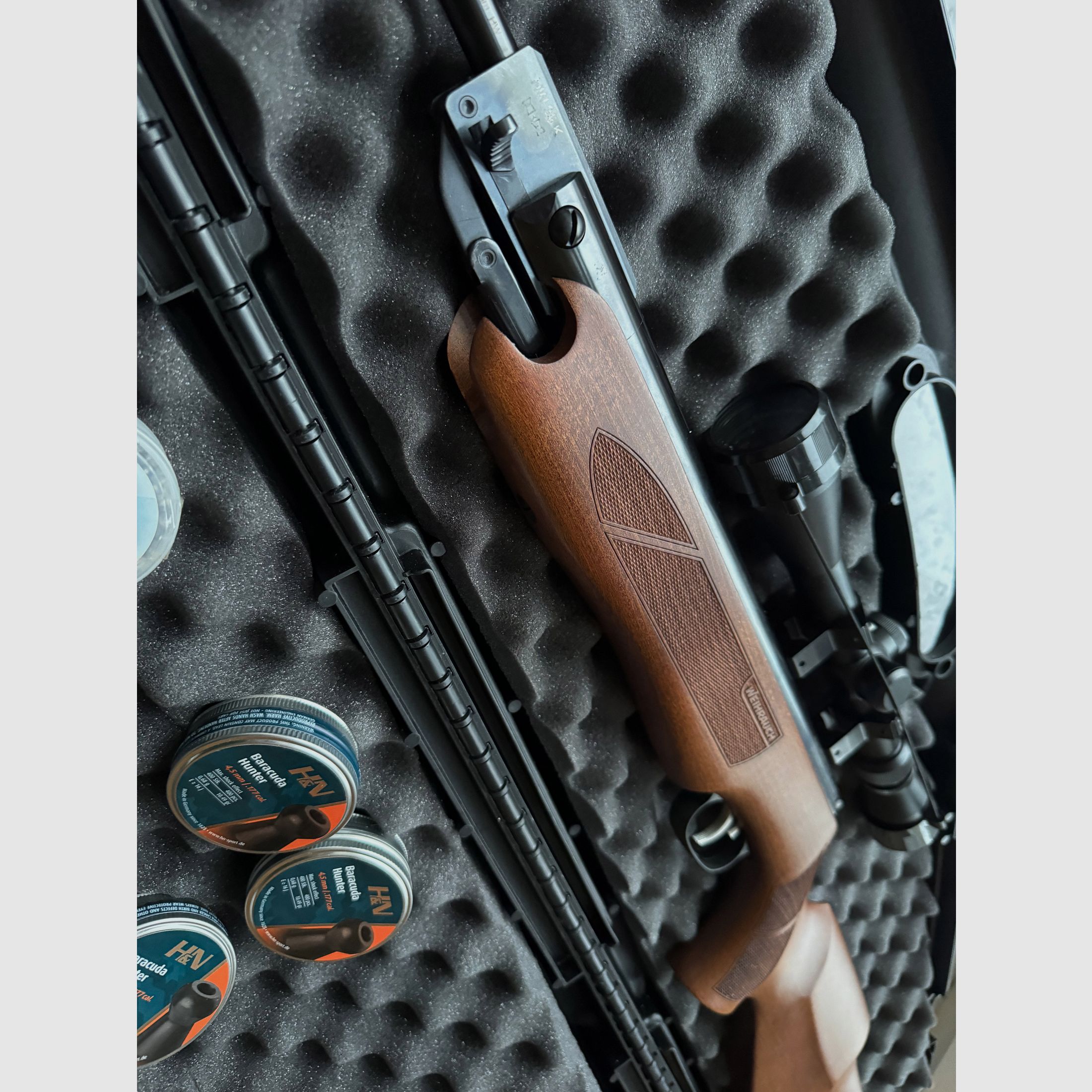 Weihrauch HW 35 Luftgewehr mit Zielfernrohr, 2000 Diabolos & Hartschalenkoffer – neuwertig!