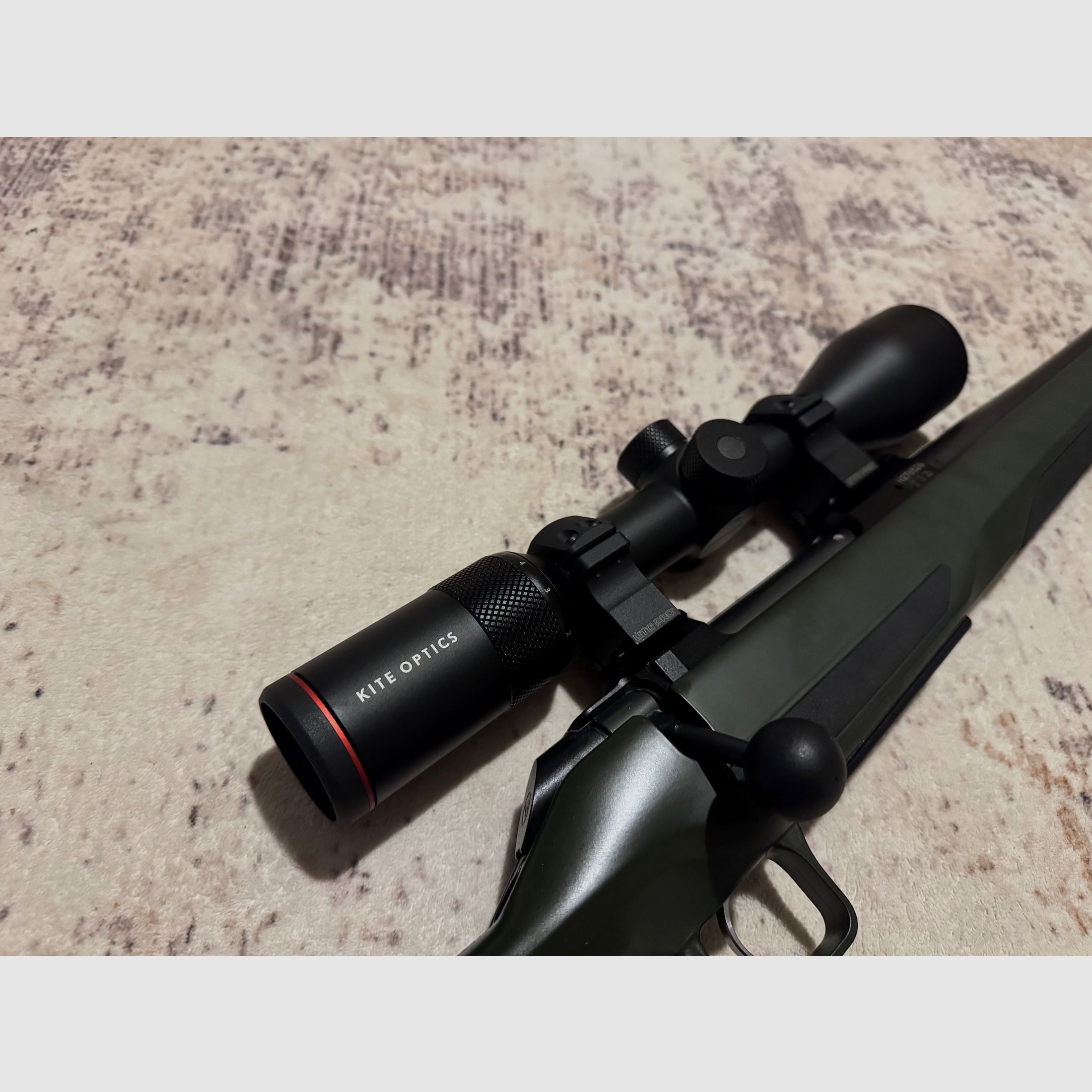 CZ 600 Ergo .30-06 con Kite Optics telescopio, freno di bocca e montaggio – Ottime condizioni