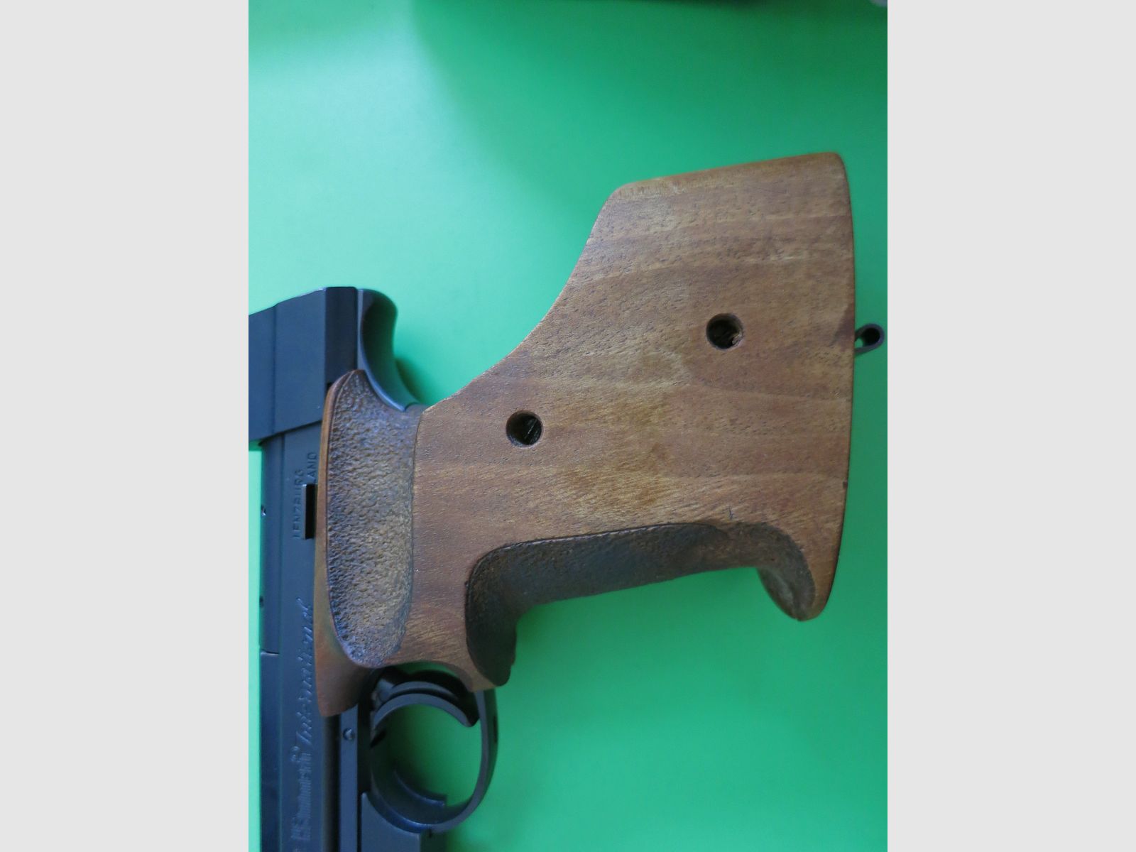 Hämmerli International 208, beste schweizer Ziel- Sportpistole, .22lr +Laufgewicht +NILL-Sportgriff      #49