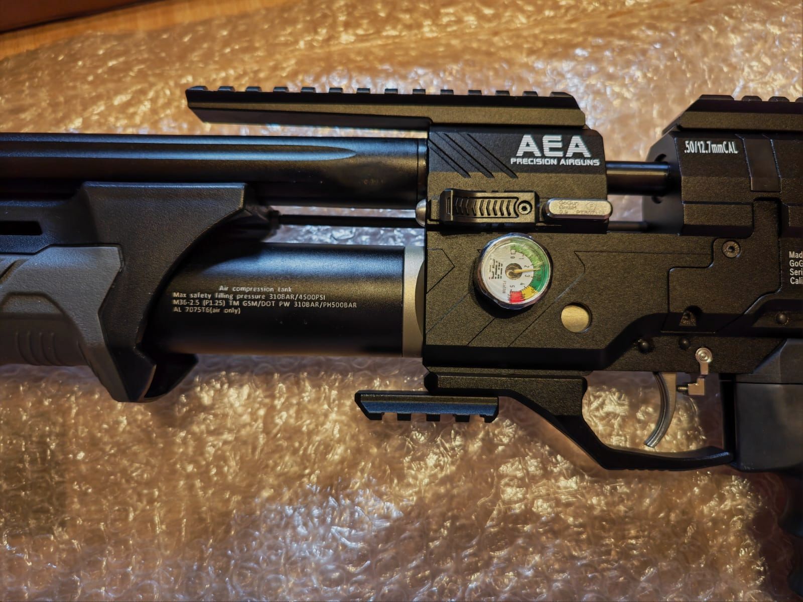 GoGun AEA Megalodon F-Serie 7,5 Joule | Kaliber .50 Luft / PCP karabin | z JADS podwójnym zbiornikiem | 2x 12 nabojowe magazynki aluminiowe | + wkładki stabilizujące do chwytu | z akcesoriami i fakturą