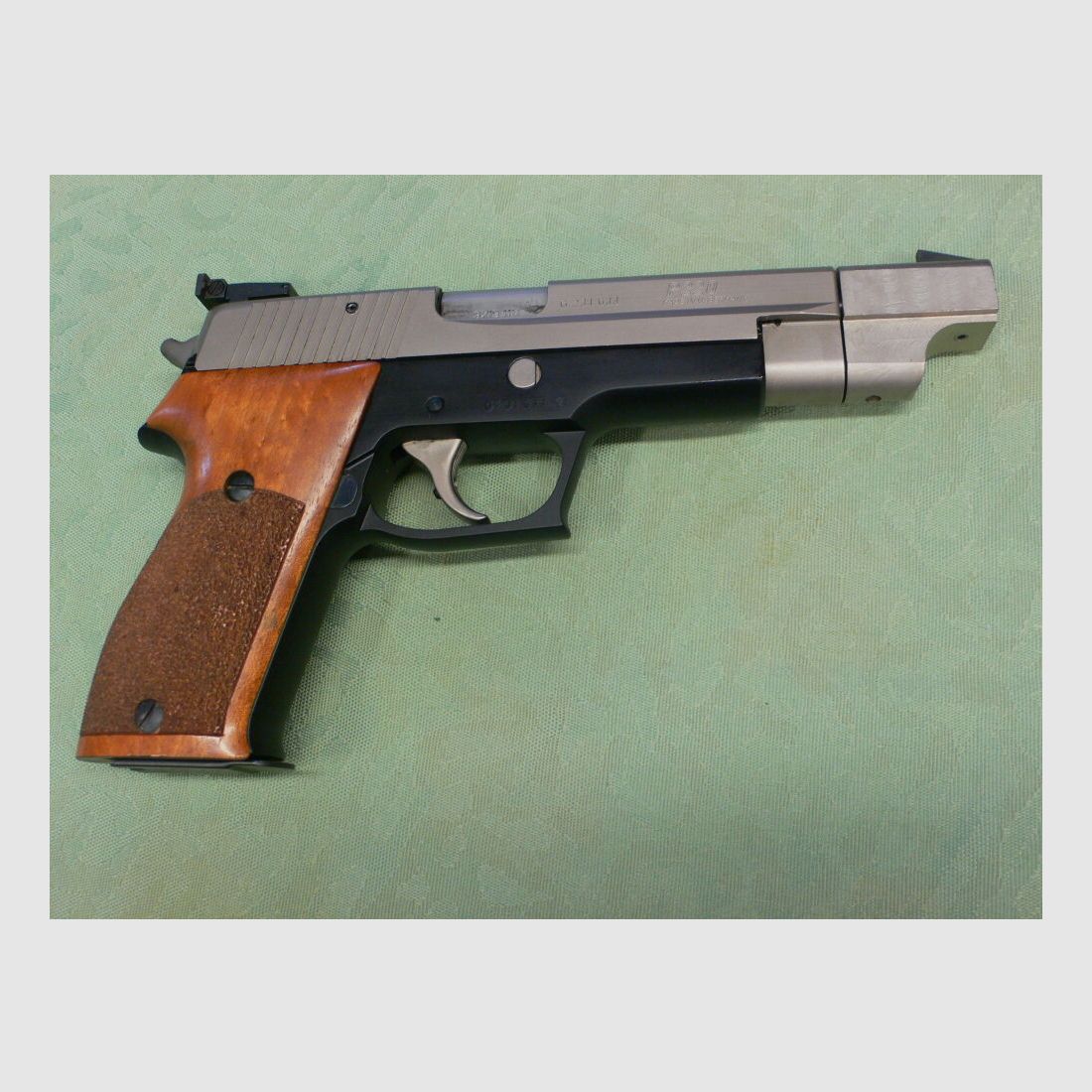 SIG-Sauer P220
