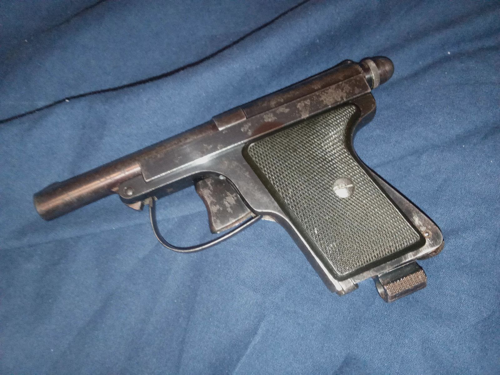 PISTOLET MANUFRANCE Francuski Policjant kal. 6,35 mm ( 25 ACP LUB 25 AUTO ) KATEGORIA B