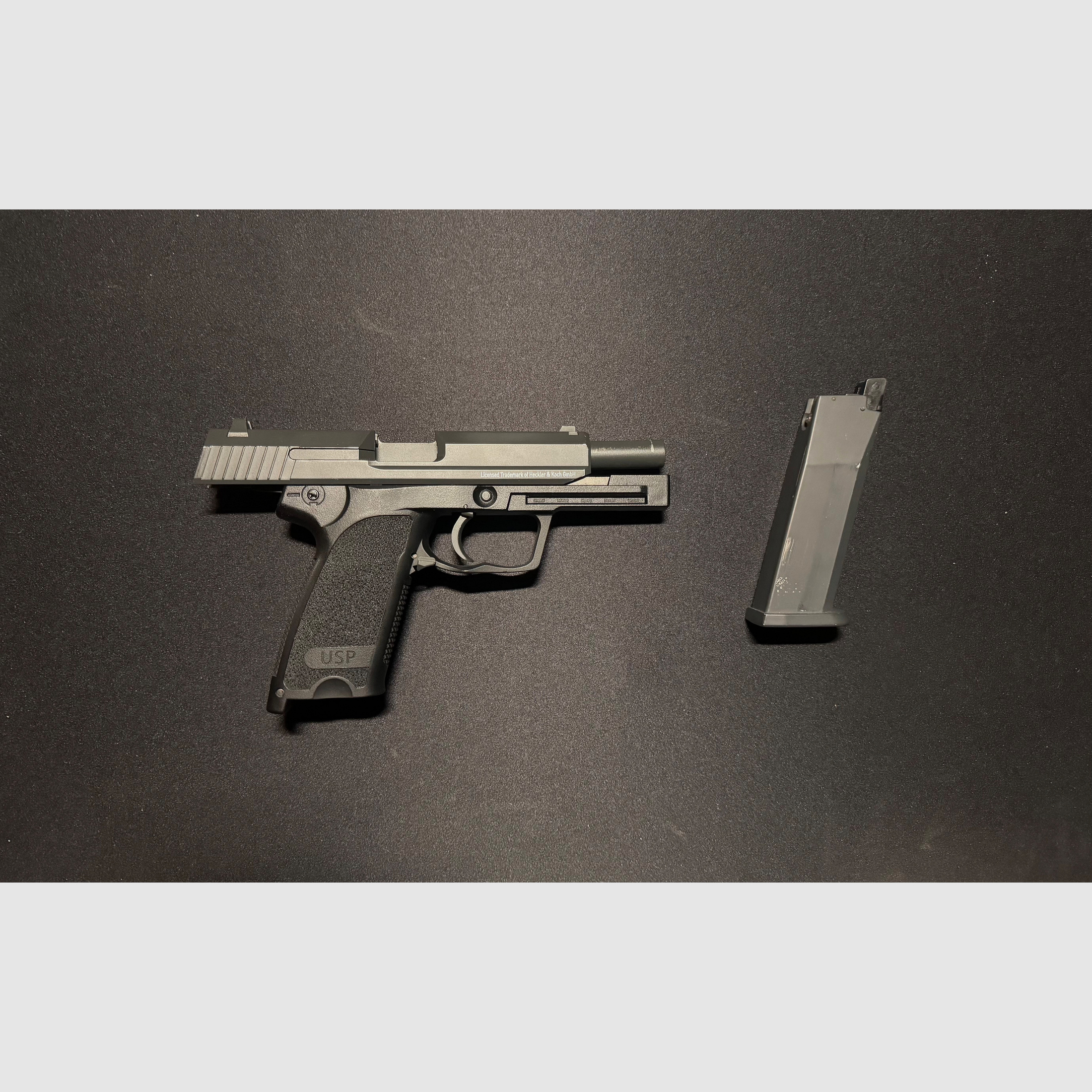 Amoeba  013-DE und Heckler & Koch USP Co2 Airsoft Pistole