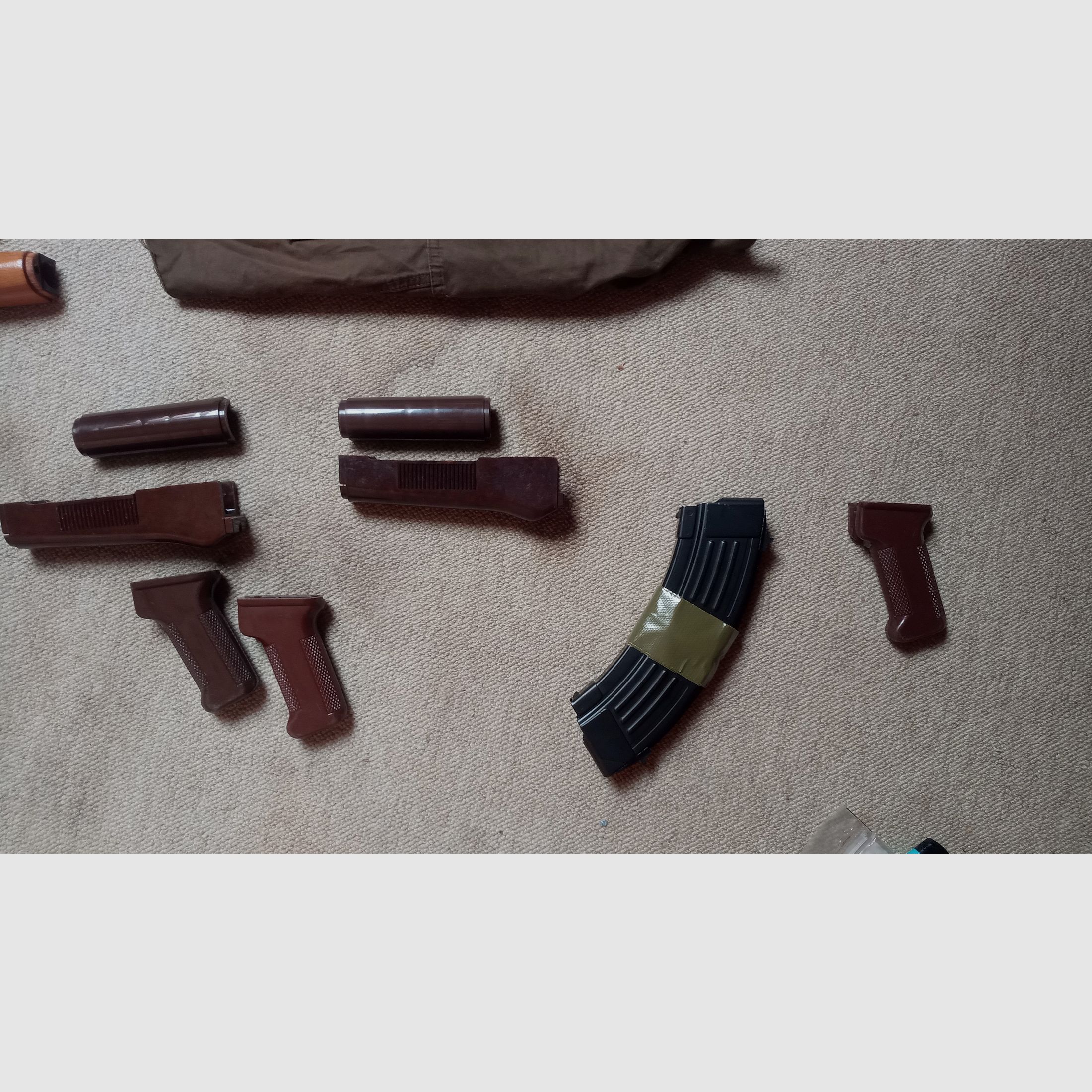 Ostdeutsche AKMS MPi Handschutz Garnitur für AKM und AK74 Bakelit und Plaste // mittelbar Einbau auch NEDI SDM Type 56 möglich