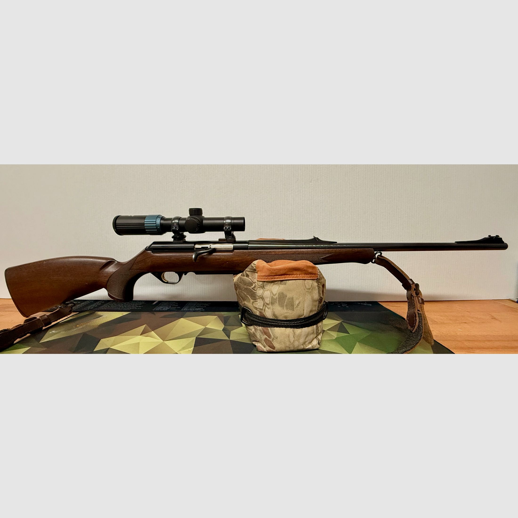 Browning Acera straight-pull repeater 30-06 incl. Luger 1-4x26 stalking scope & sling, afbeelding 9 van 11