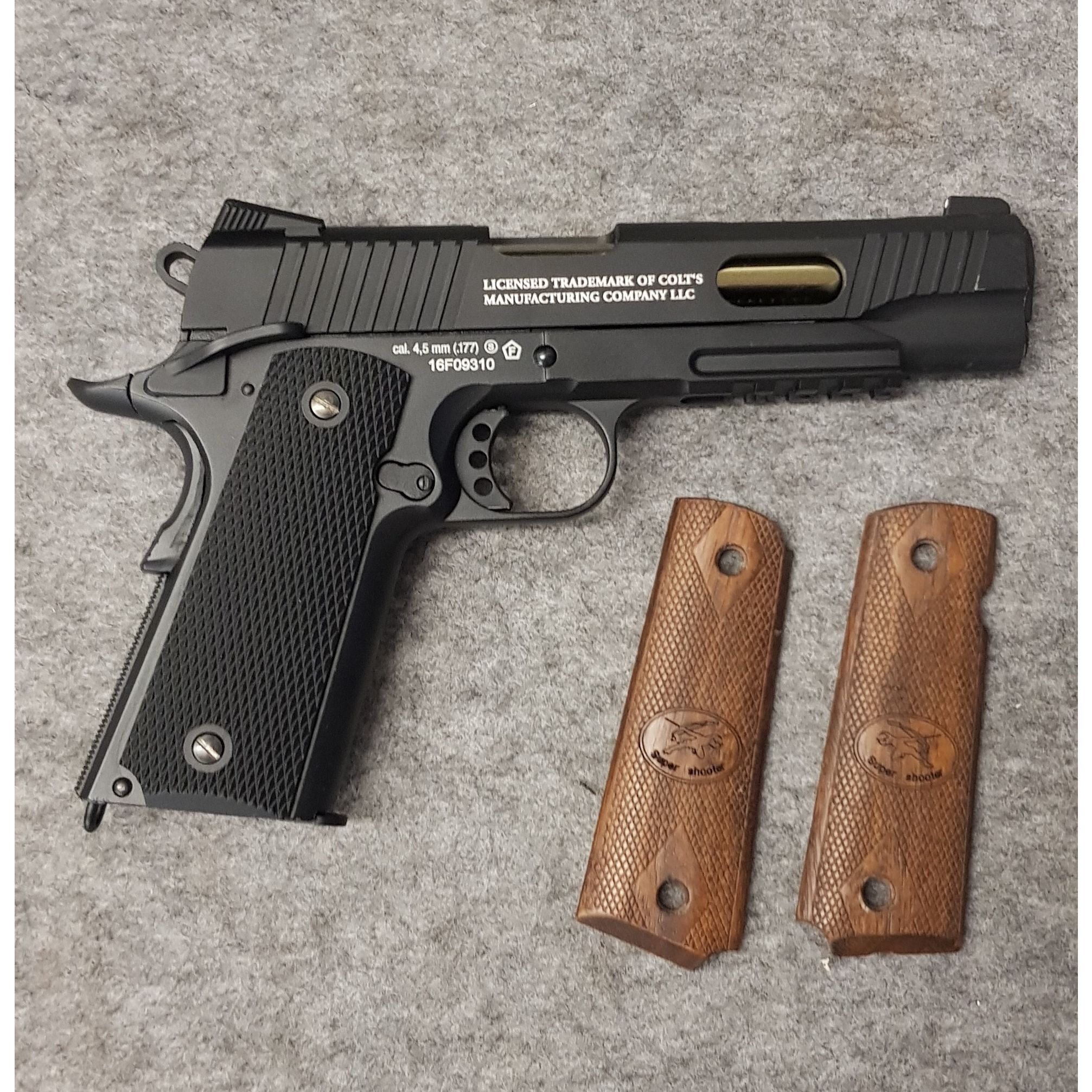 Colt 1911 Custom Umarex Co2 Pistole 4,5mm BB Blowback Ganzmetall Ausführung 930gr. nicht mehr im Handel erhältlich  