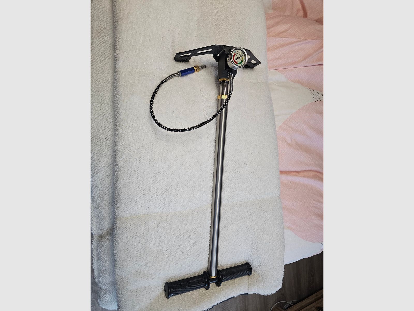 Pressluftgewehr mit Pumpe