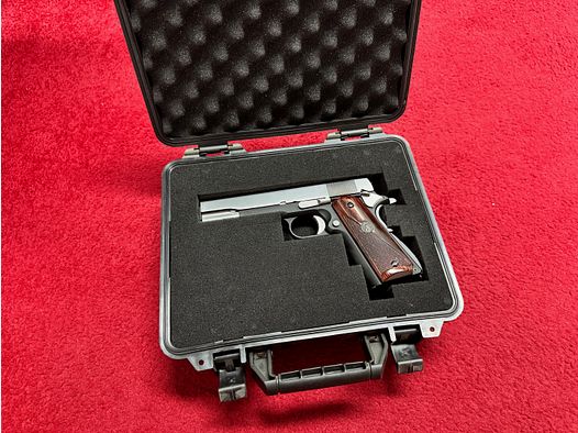 WE Classic 1911 Colt Custom version deux couleurs Pachmayr grips + mallette
