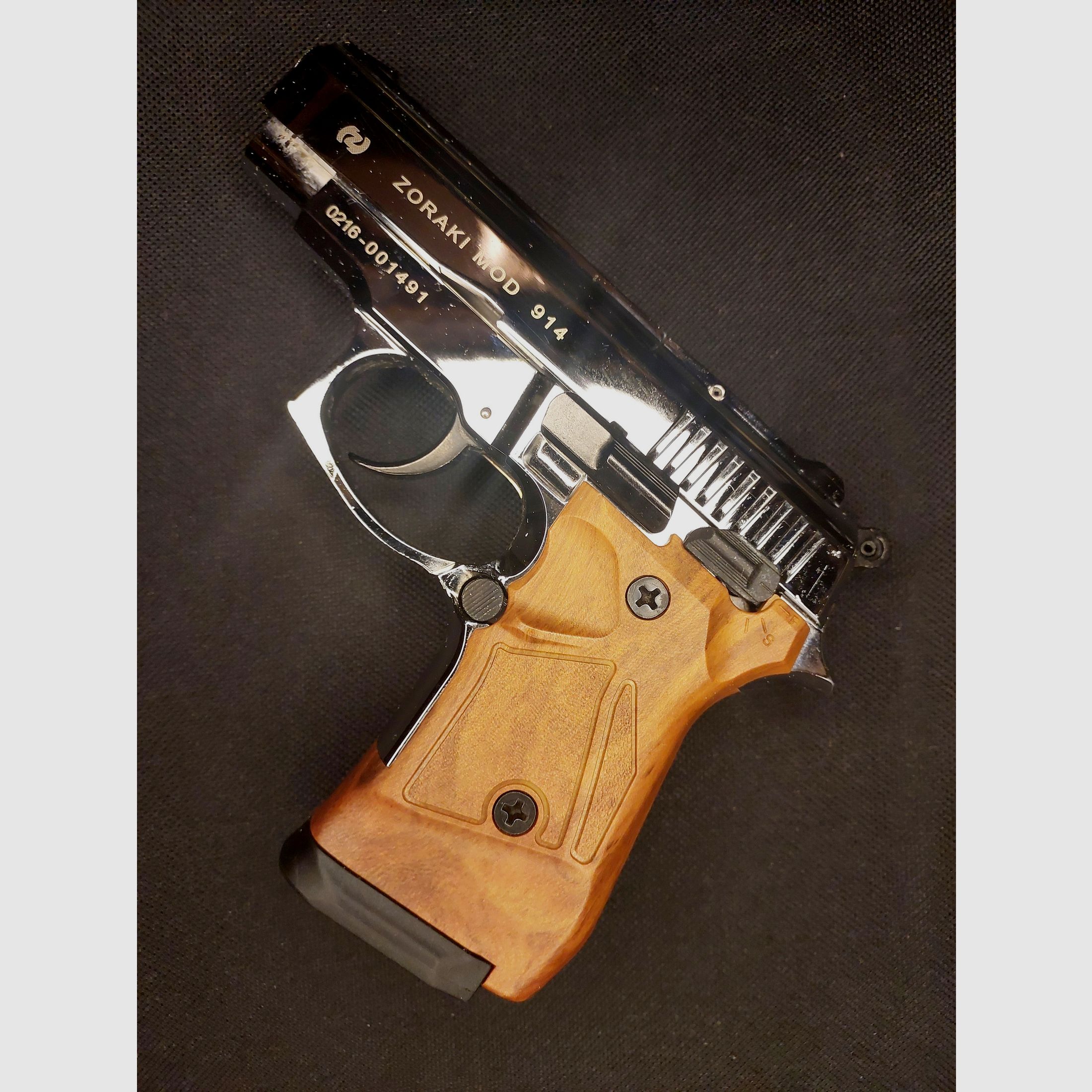 Zoraki 914 blank firing pistol 9mm P.A.K. chrome wood look (PTB 972 !!!) with 2 magazines and 2 pairs of grips - as good as new!