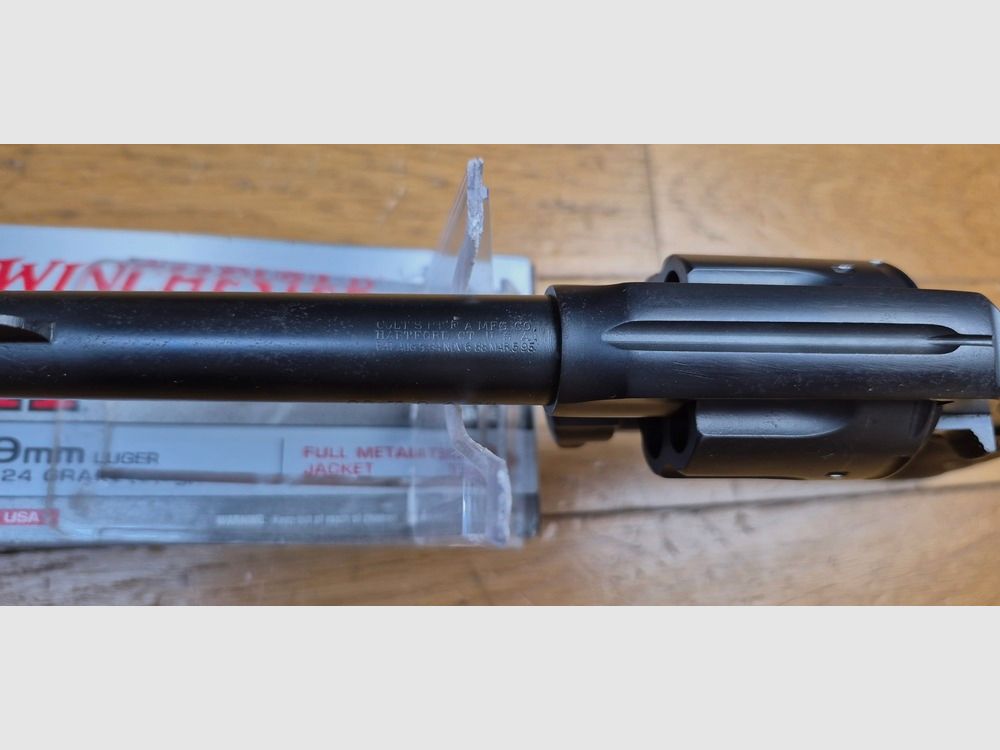 Bellissimo revolver Colt 1895 – Modello iconico con tamburo basculante e rotazione antioraria – Cal. 38 LC – Arma di Hartford del 1907 – Tamburo con camere ristrette – Uno degli ultimi prodotti – Meccanica molto buona – Eccellente canna – Griffe originali – Arma poco comune – Categoria D – Ottime condizioni – TBE+, immagine 16 di 22