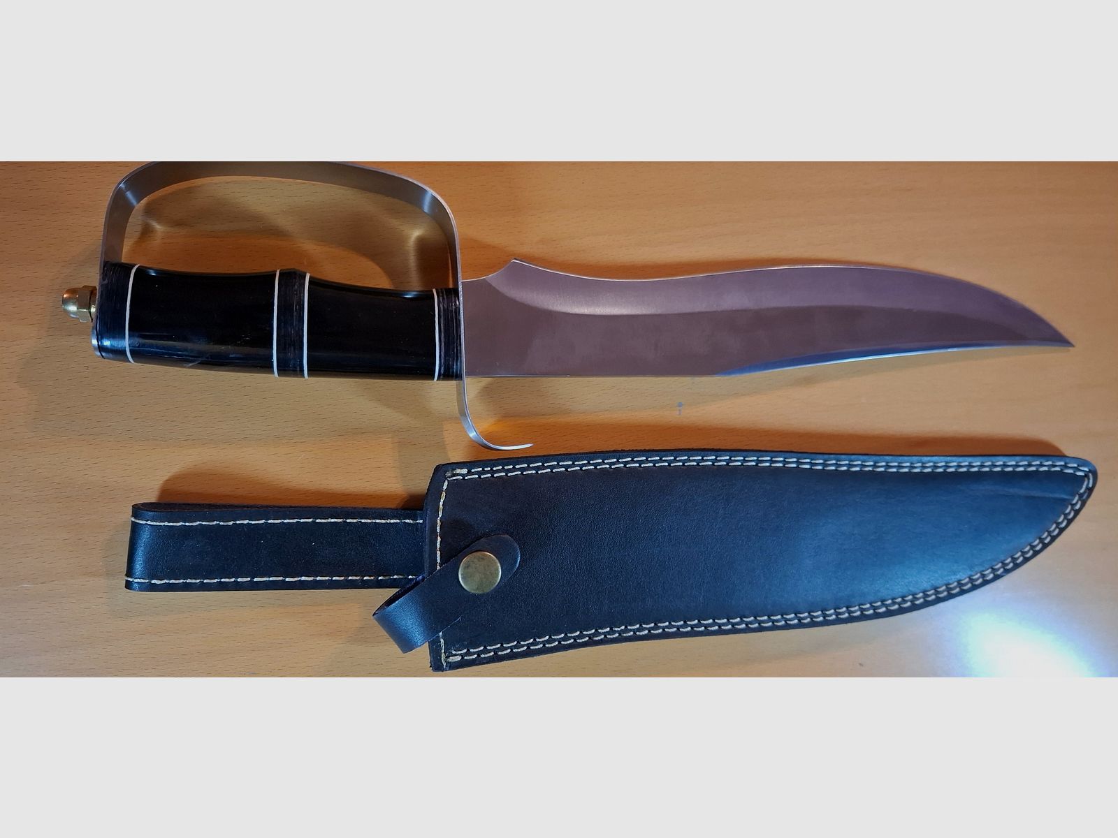 Sprzedam z kolekcji szable-machety.