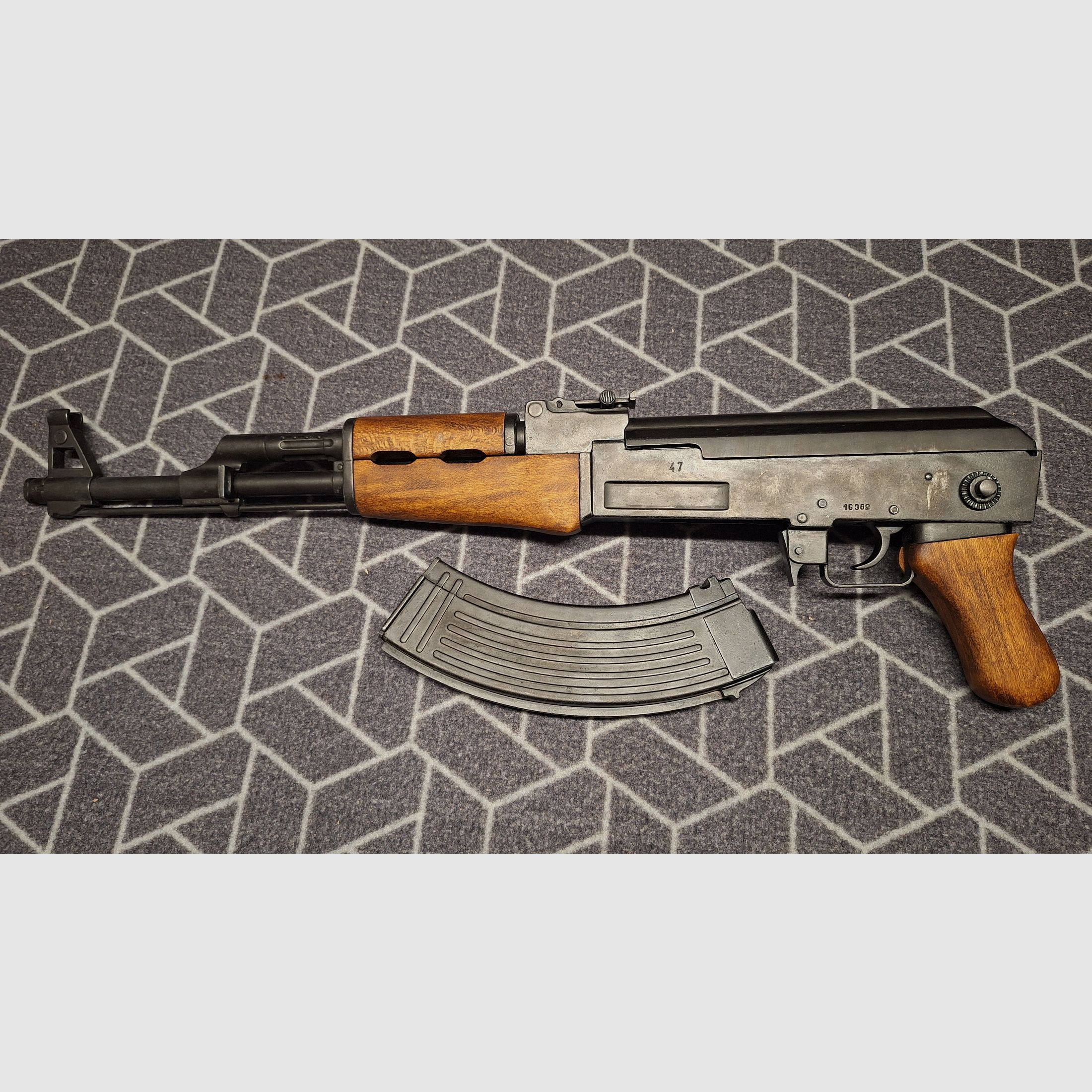 Fucile d'assalto AK47 con custodia da partigiano UNICO!