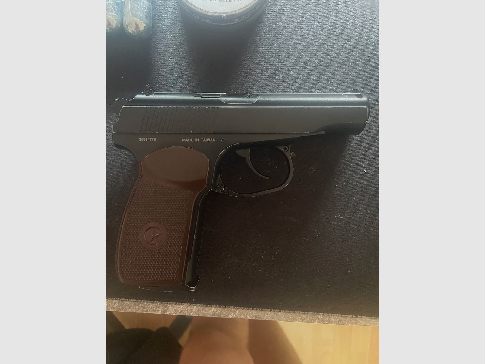 CO₂ Luftpistole PM Makarov 4,5 mm BB – mit Zubehör (Set)