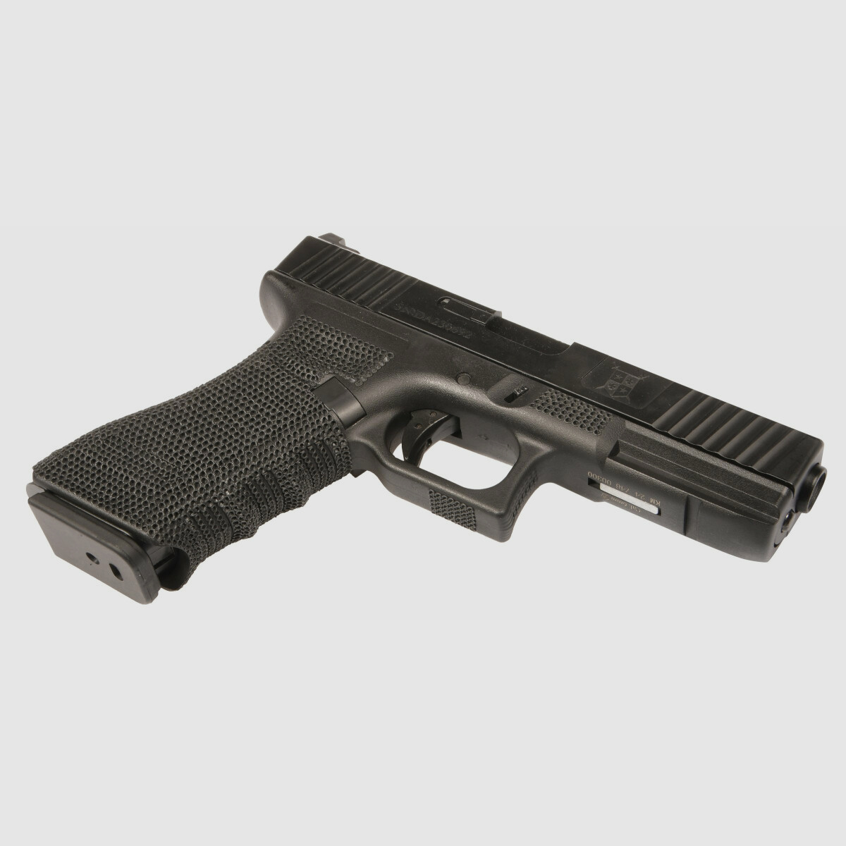 P04 GBB Airsoft Pistole in Schwarz | Delta Armory