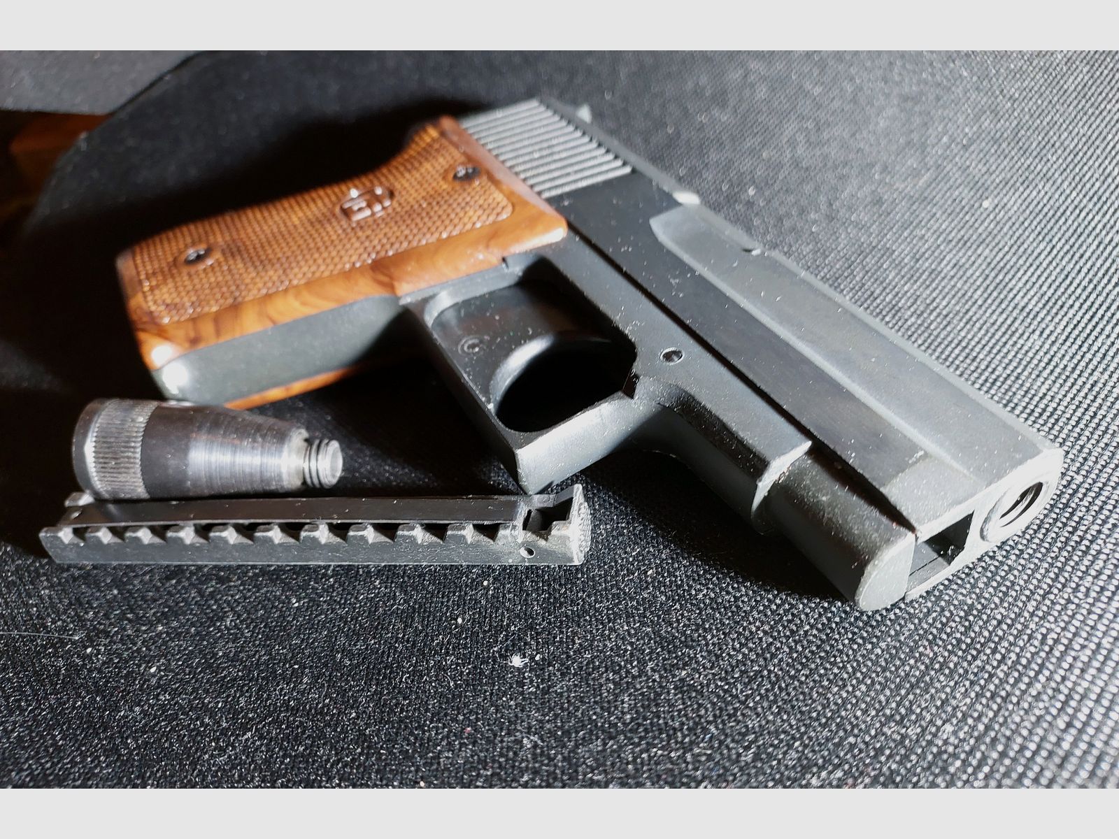 Röhm RG300 (RG 300) schreckschusspistool kal. 6mm Flobert (PTB 327)