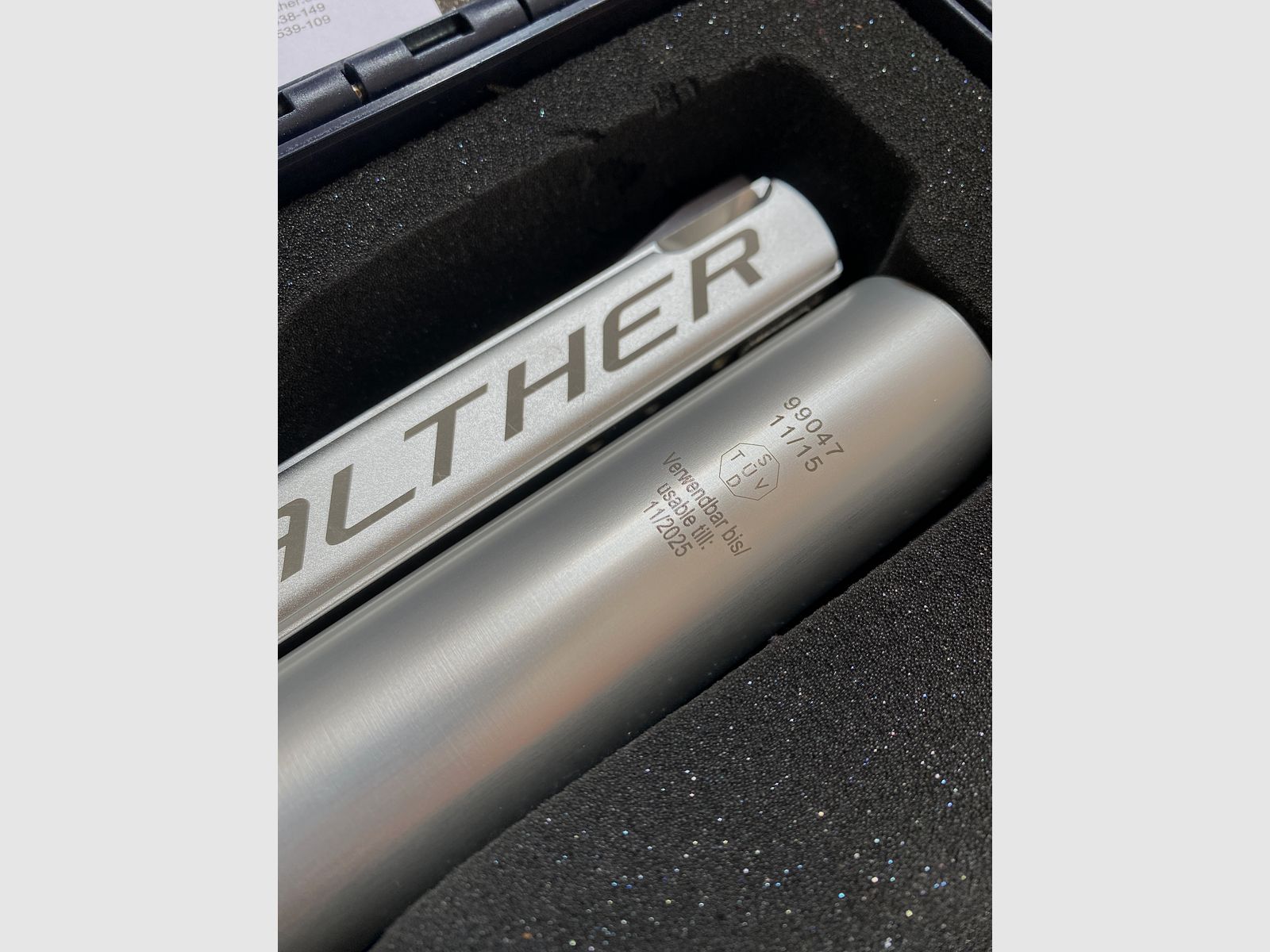 Walther LP 400 ALU Luftpistole mit 3D-Nussbaumgriff (Größe S, Rechtshand) – neuwertiger Zustand