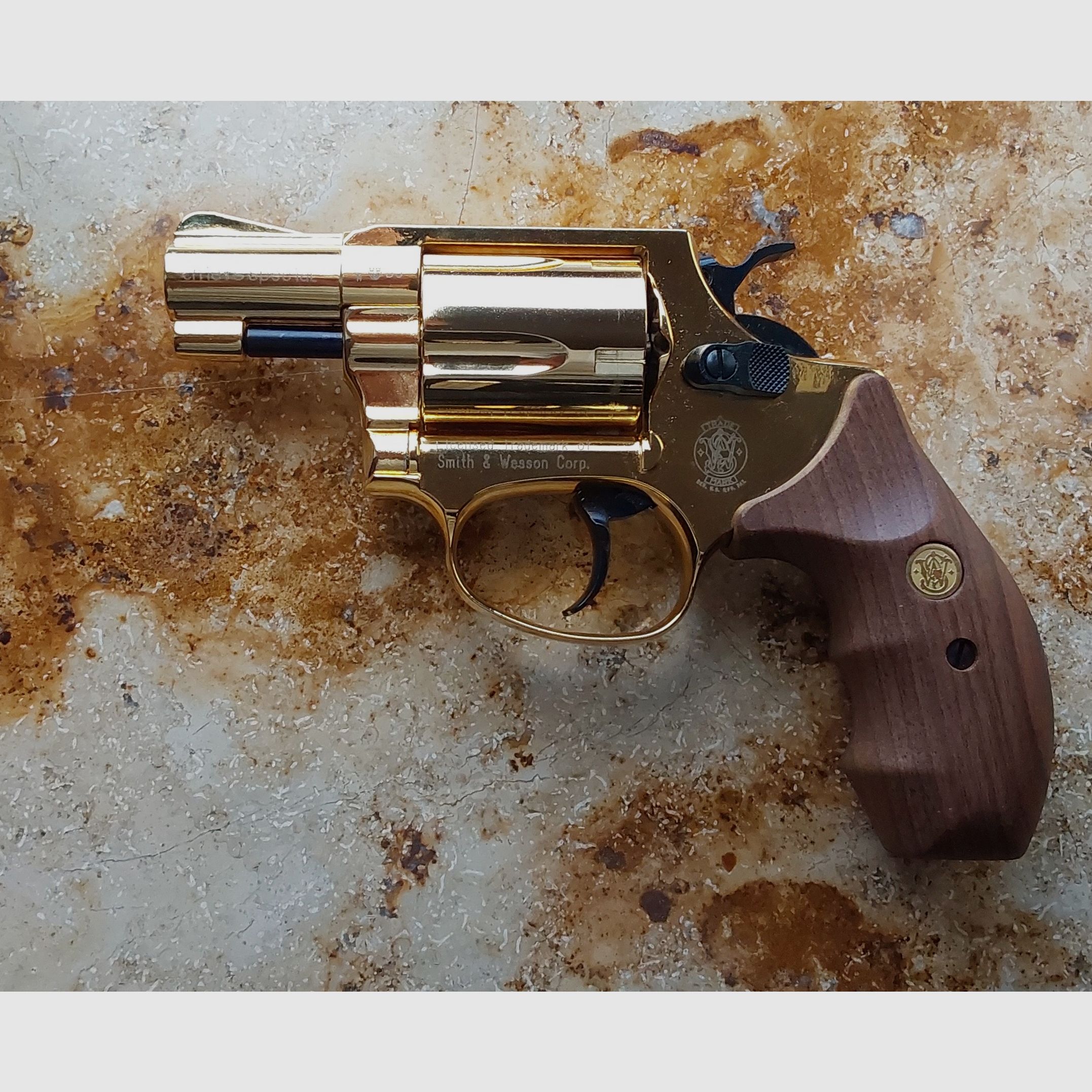 Chiefs Special Smith and Wesson 24 Karat vergoldete 9mm Schreckschuss