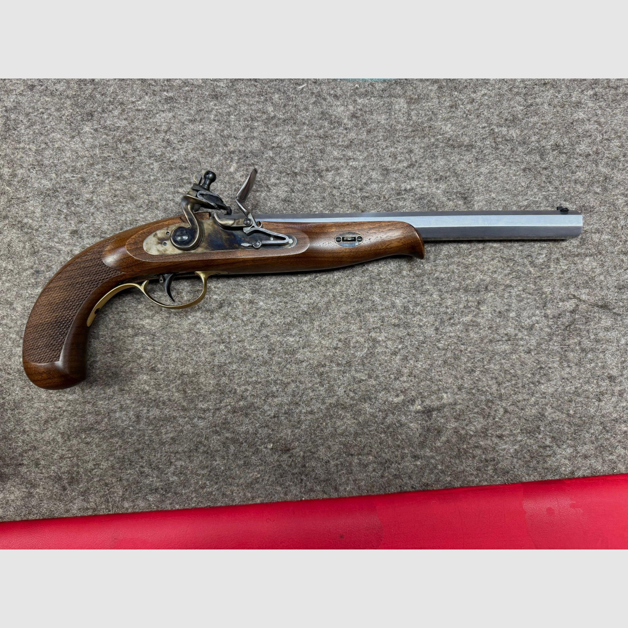   Konvolut für Vorderlader,  2 Pistolen und Zubehör 