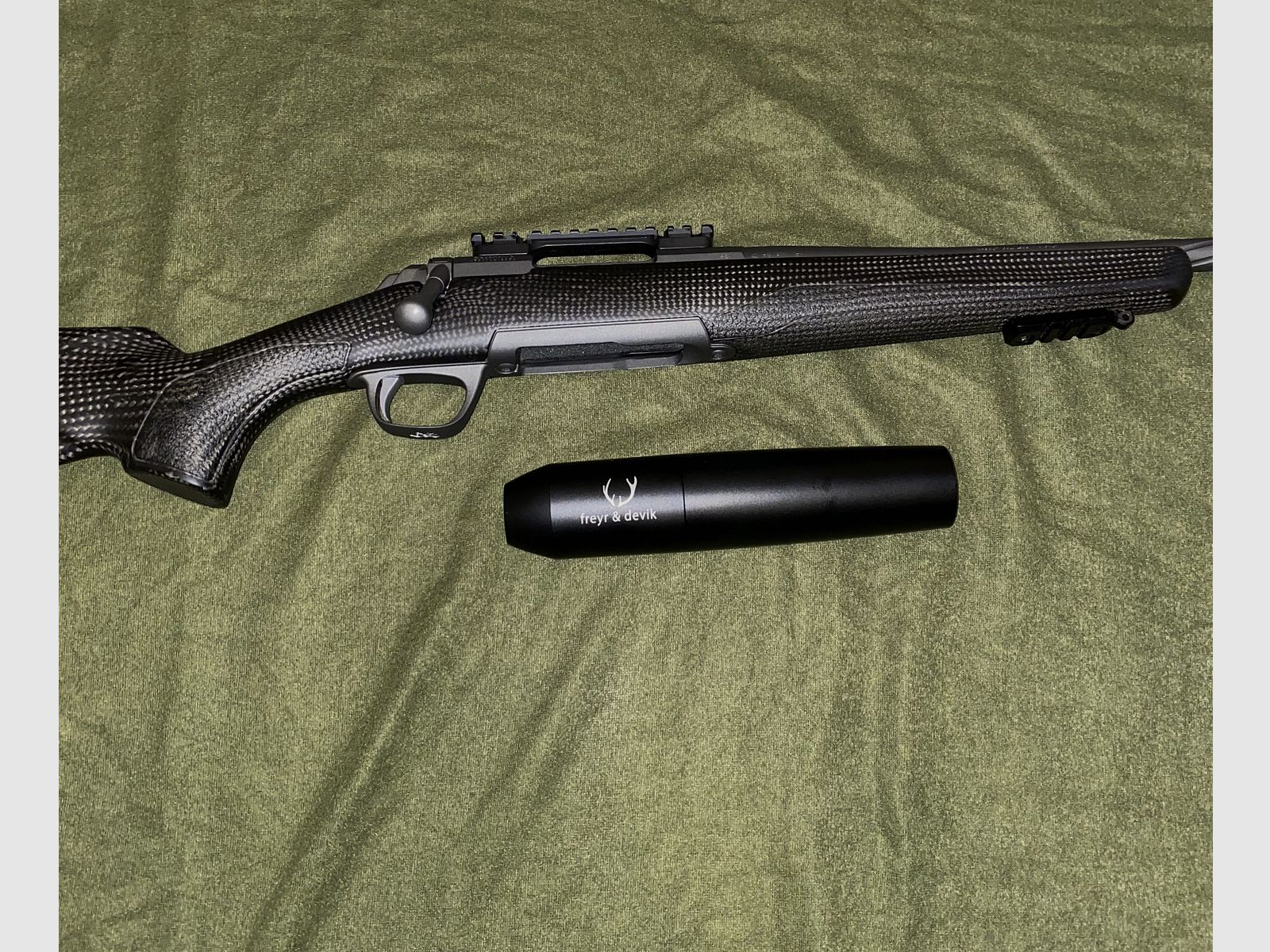 Browning X-Bolt Pro Carbon inkl. Freyr Devik Featherweight 269