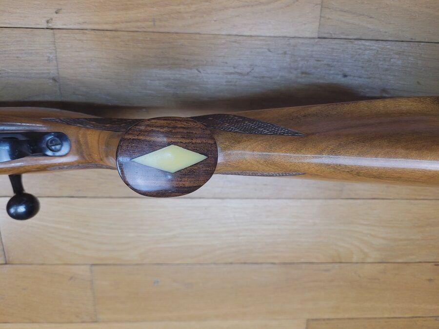 Magnifieke Weatherby grootwildgeweer – Kaliber 460 Weatherby – Premium fabricage door Sauer & Sohn in Duitsland – Walnoot hout van de eerste keuze – Prachtige bluing – Nieuwe loop – Onberispelijke mechanische staat – Uitzonderlijk wapen voor de grootste uitdagingen – TBE++, afbeelding 15 van 38