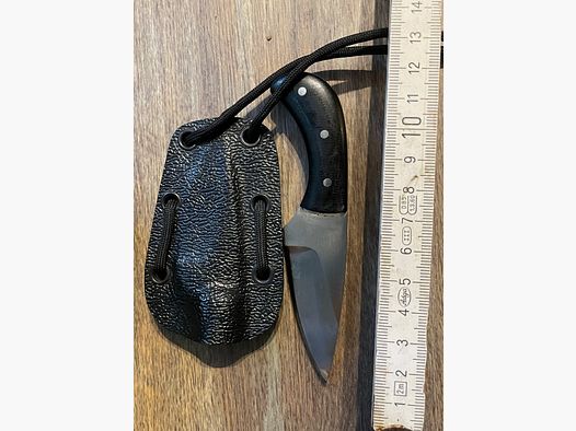 Handgefertigtes Neck-Knife aus Südafrika