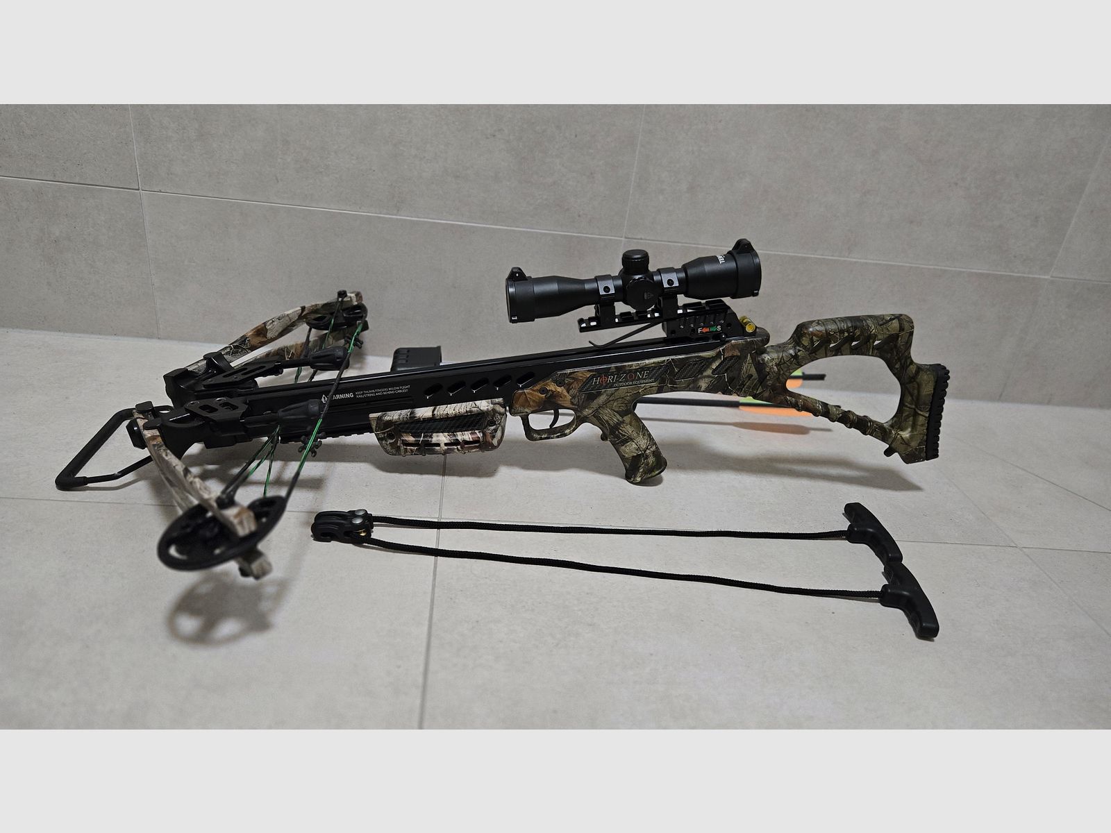 Compound Armbrust Hori-Zone Alpha XT 360 FPS mit optionaler Tenpoint Optik und Easton Carbon Bolzen