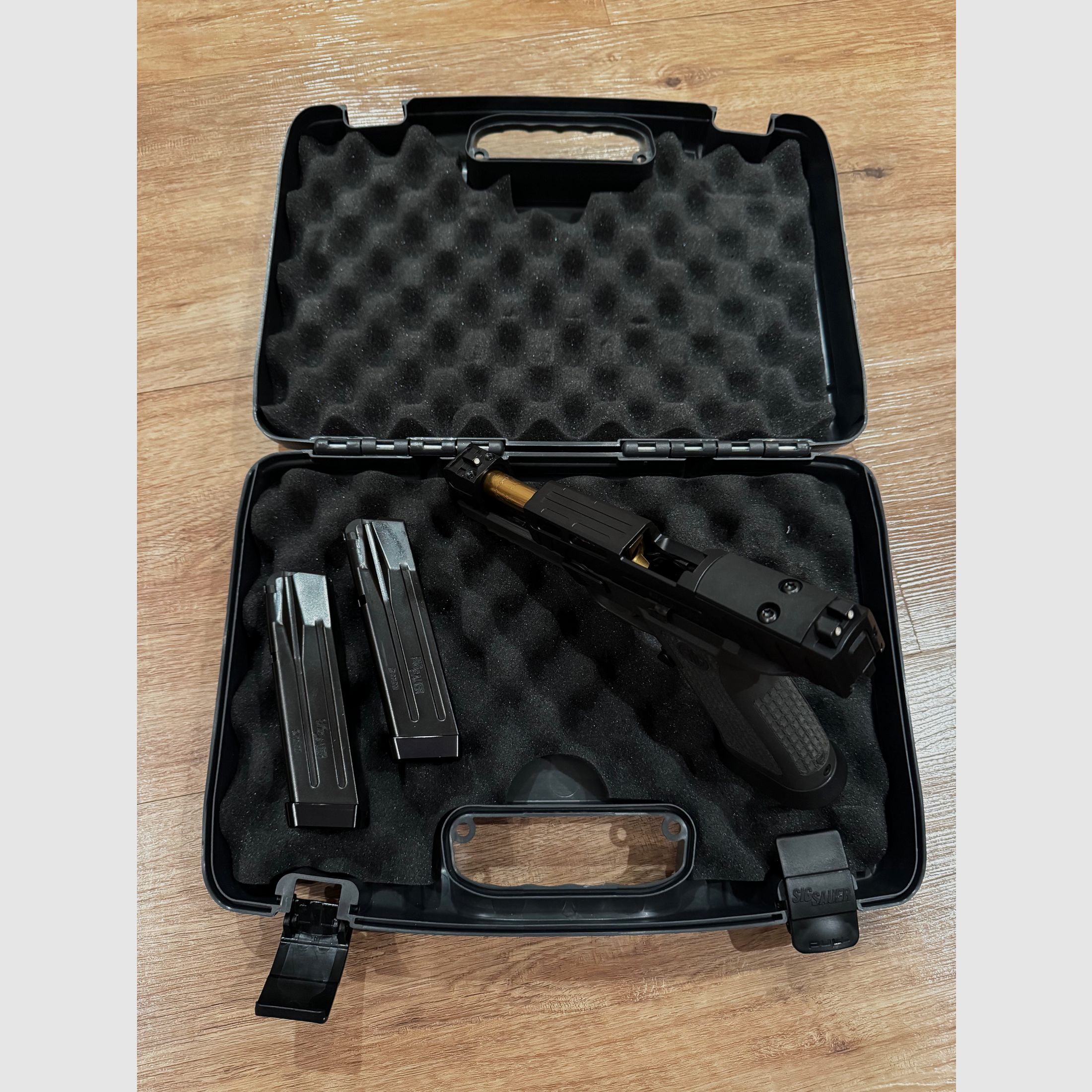 SIG Sauer P320 Spectre Gold Comp.