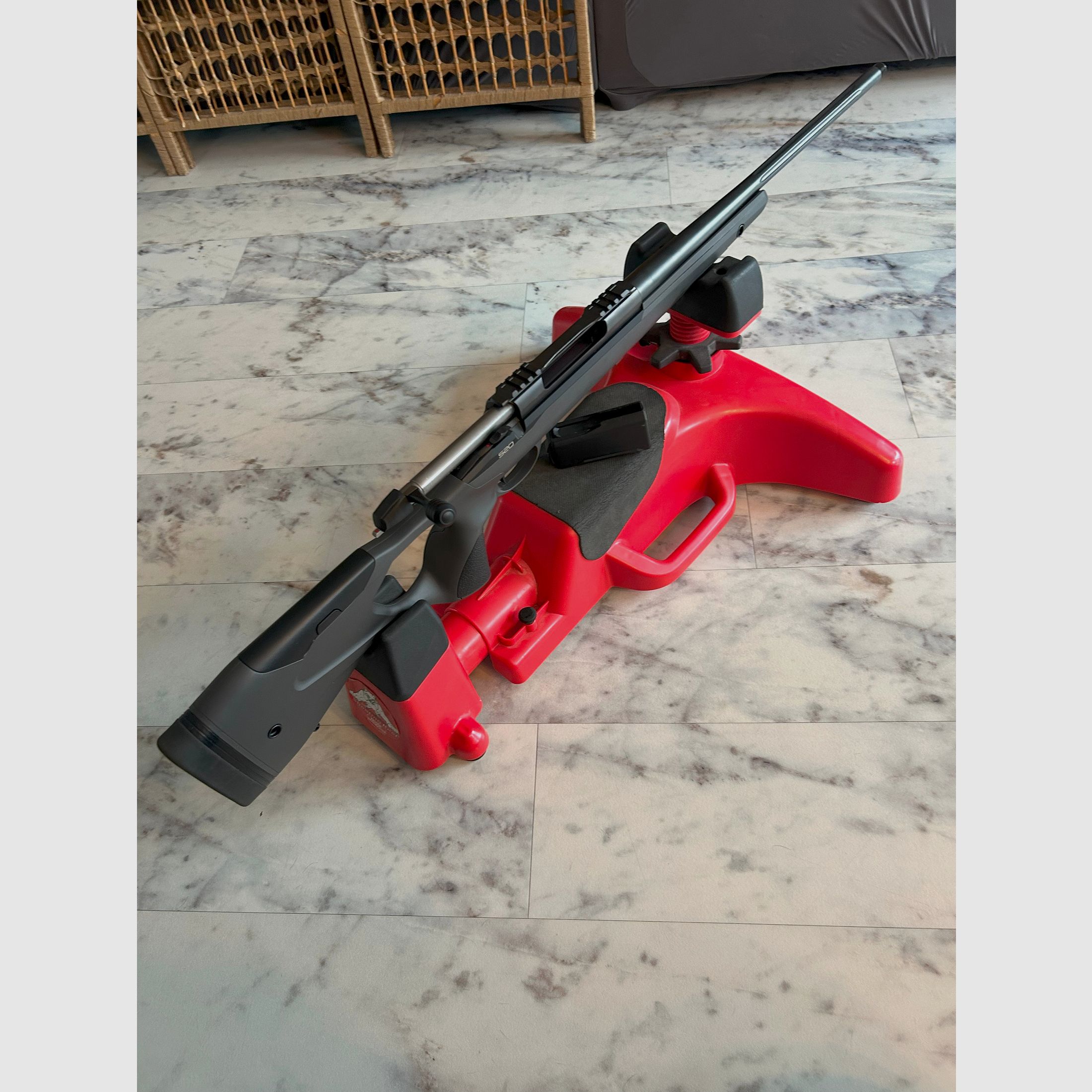 Repetierbüchse Sako S2o Hunter 30-06 Kurz mit Lochschaft und Schalldämpfer