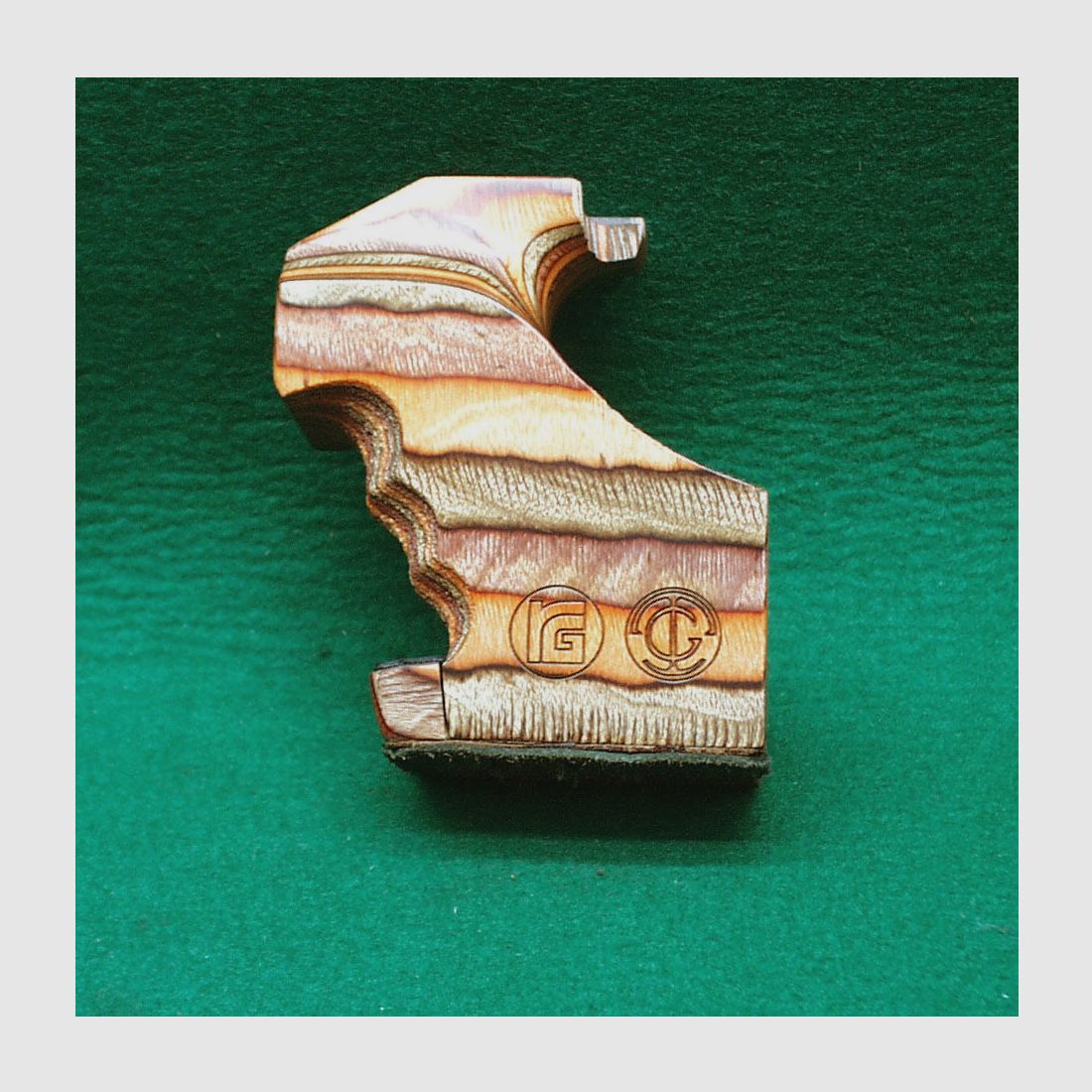 Coque de prise RG pistolet à air taille : M droite