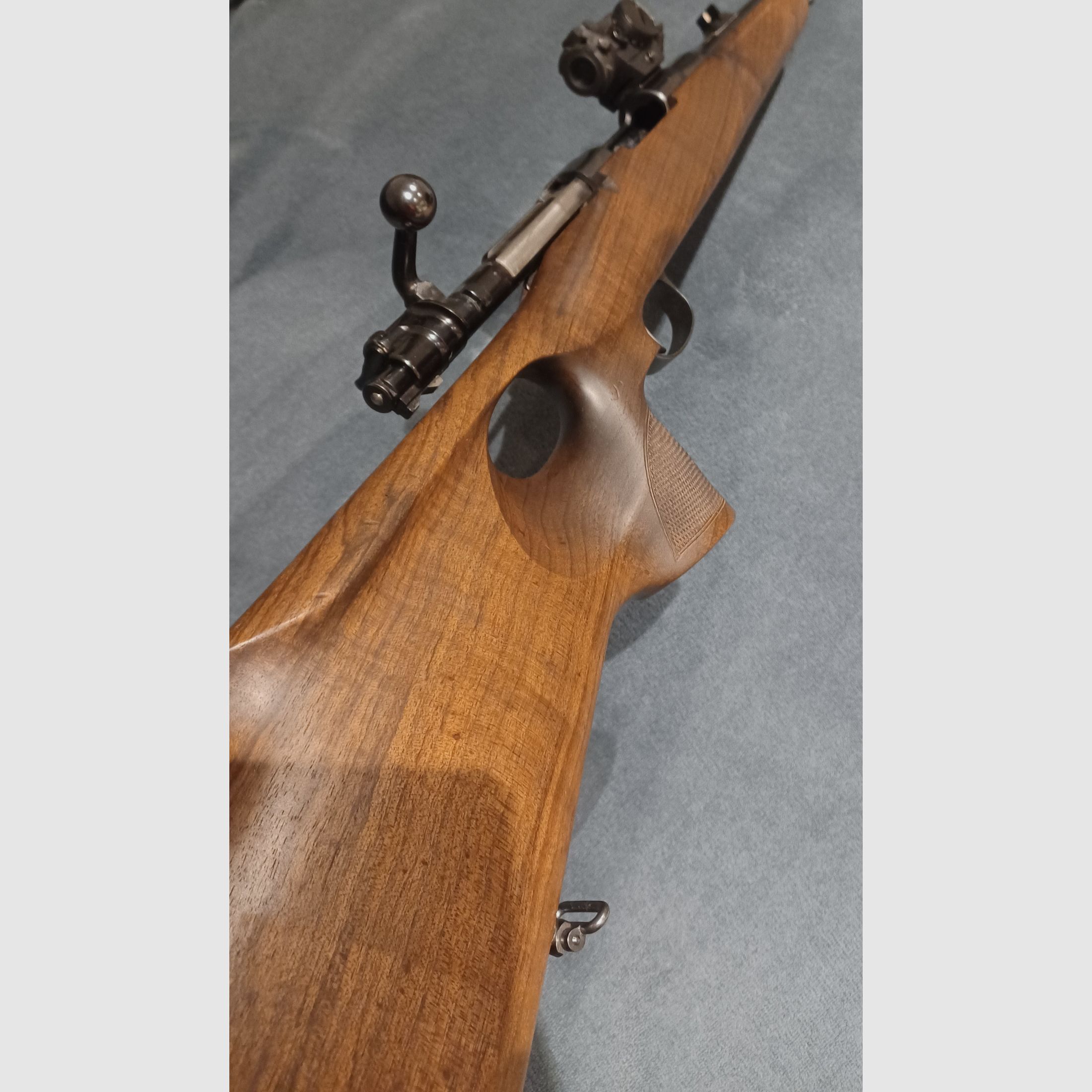 Repetitiegeweer mod. 98 met doorlopend kolf en Aimpoint Micro H2