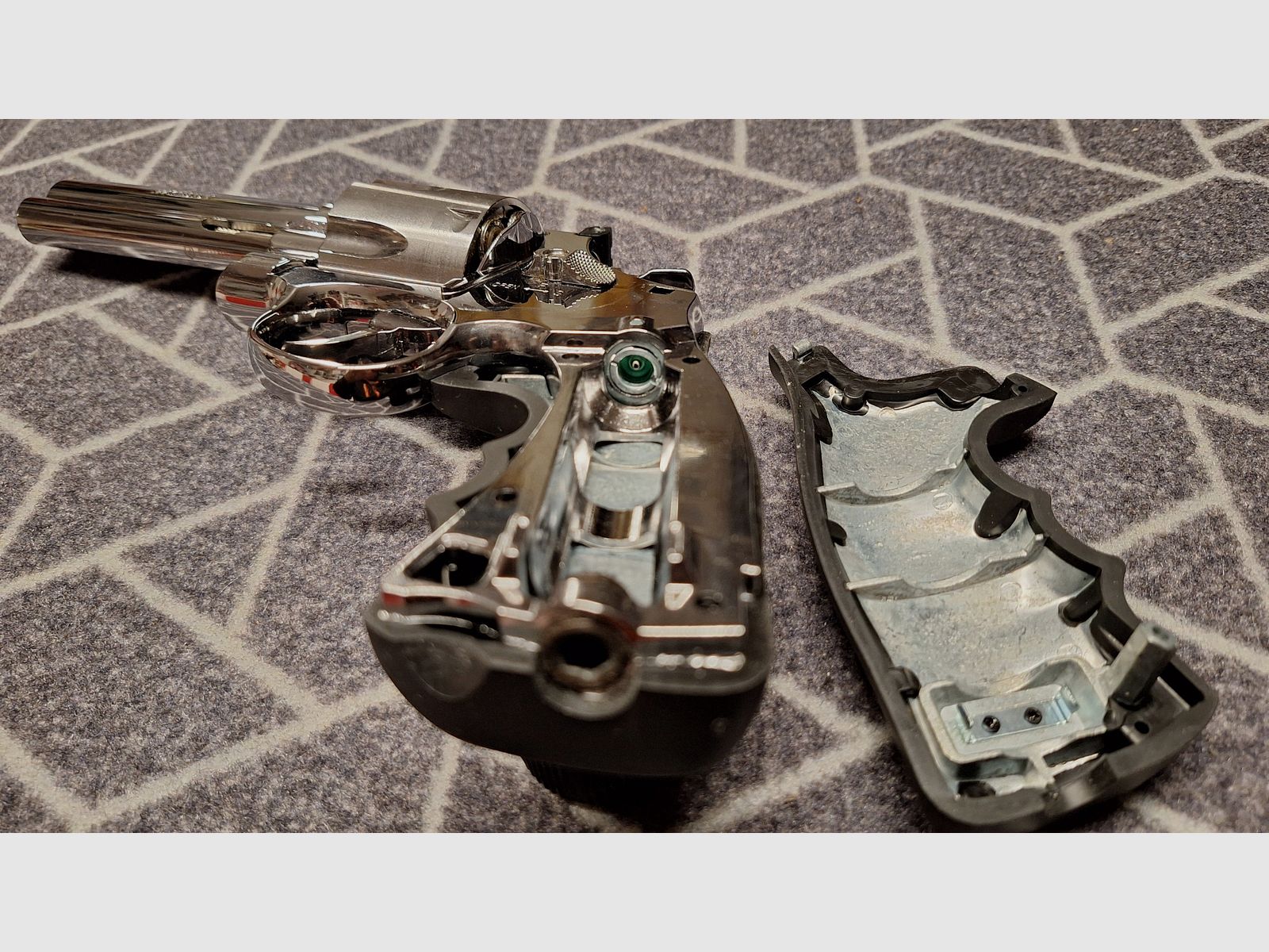 Smith & Wesson 629 Classic 5 inch steel finish Co2 revolver caliber 4.5 mm diabolo NEW!