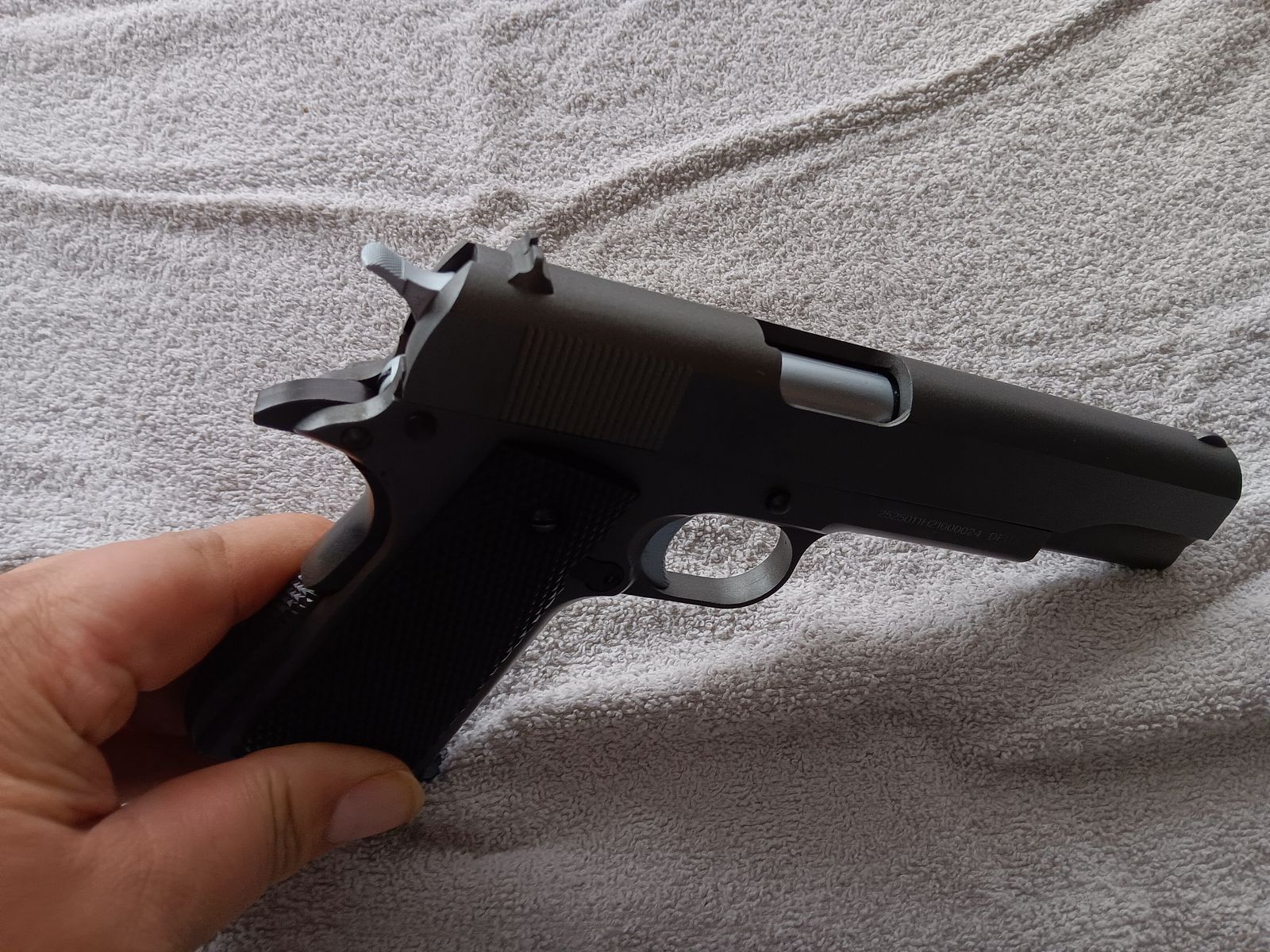 SCHÖNE Vollmetall Colt 1911 CO2 Blow Back 6mm BB