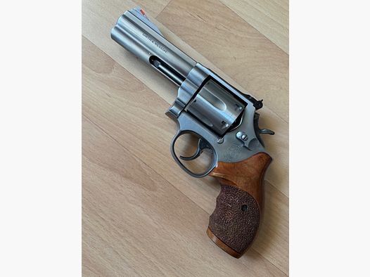 Smith & Wesson 686-4 4“